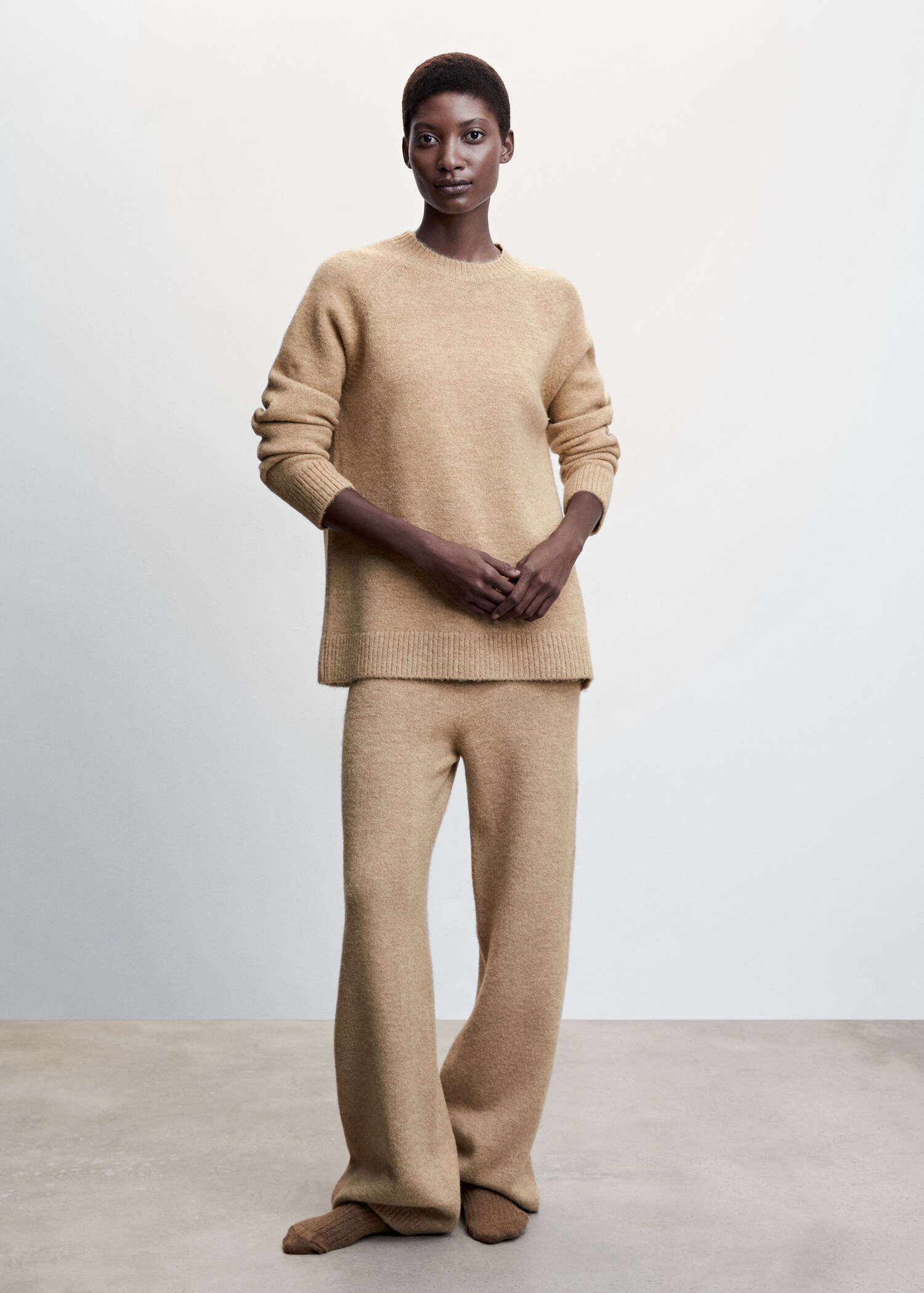 Oversize knit sweater - General plane