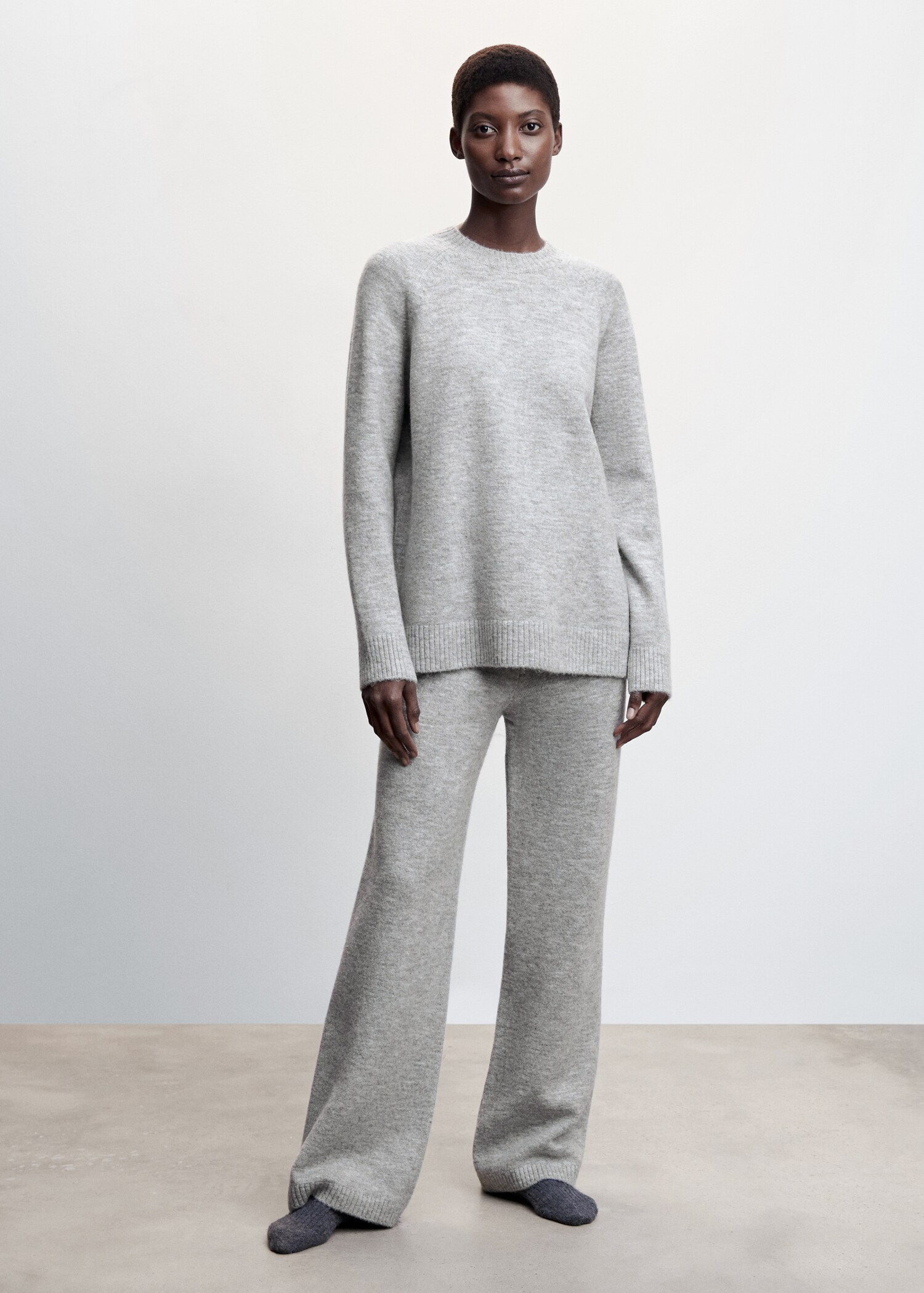 Oversize knit sweater - General plane