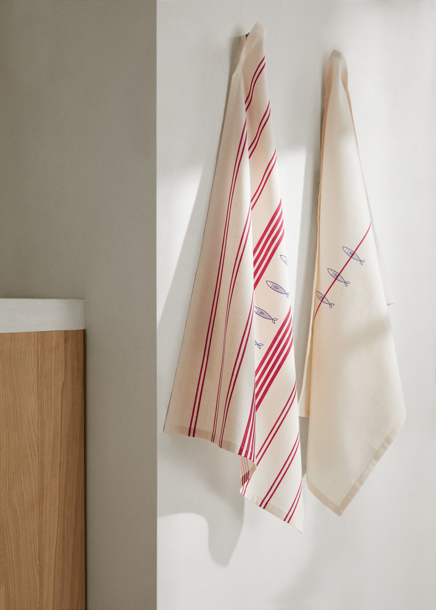 Pack de dos draps de cuina disseny marítim  - Pla general