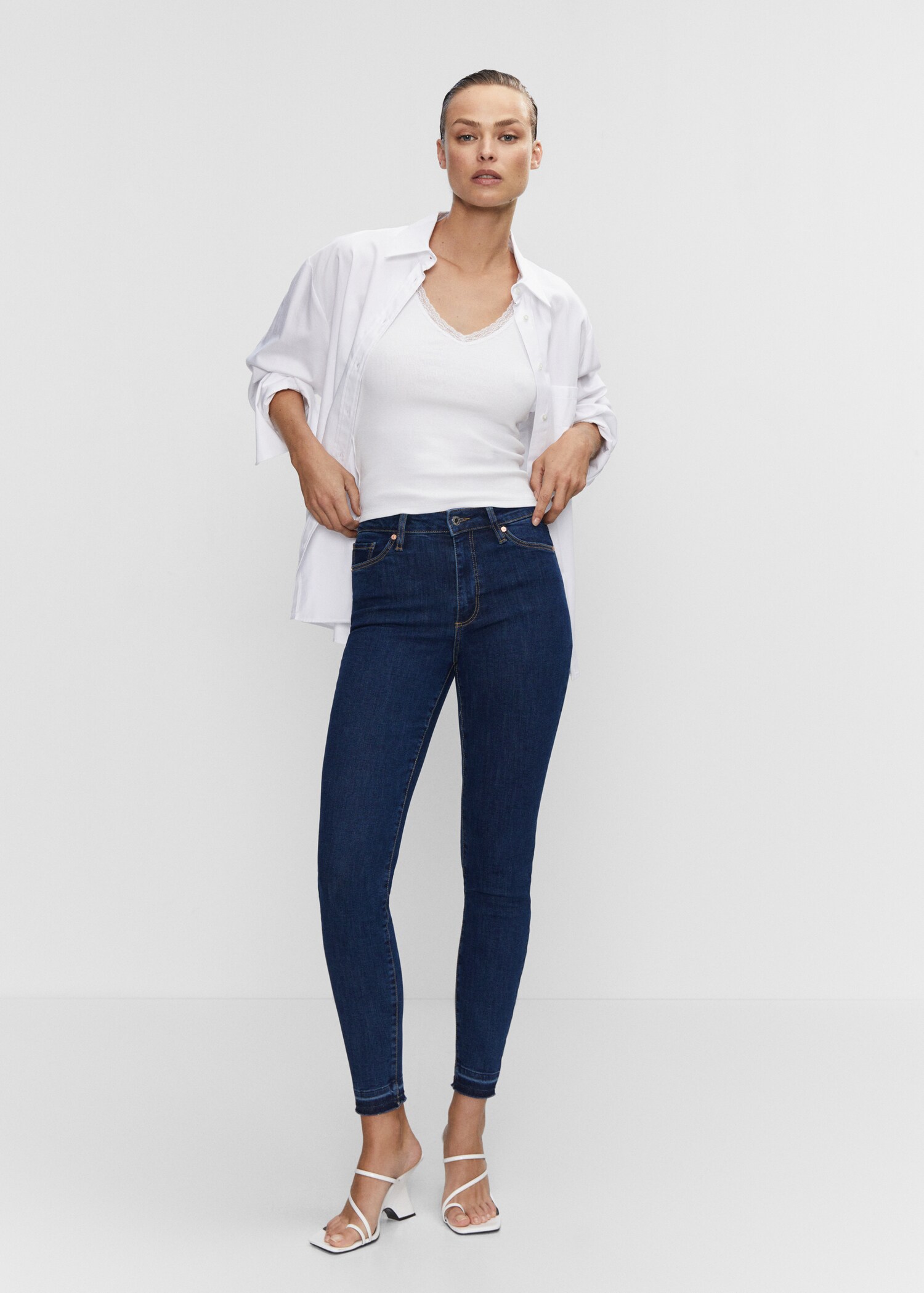 Skinny Jeans mit hohem Bund - Allgemeine Ansicht