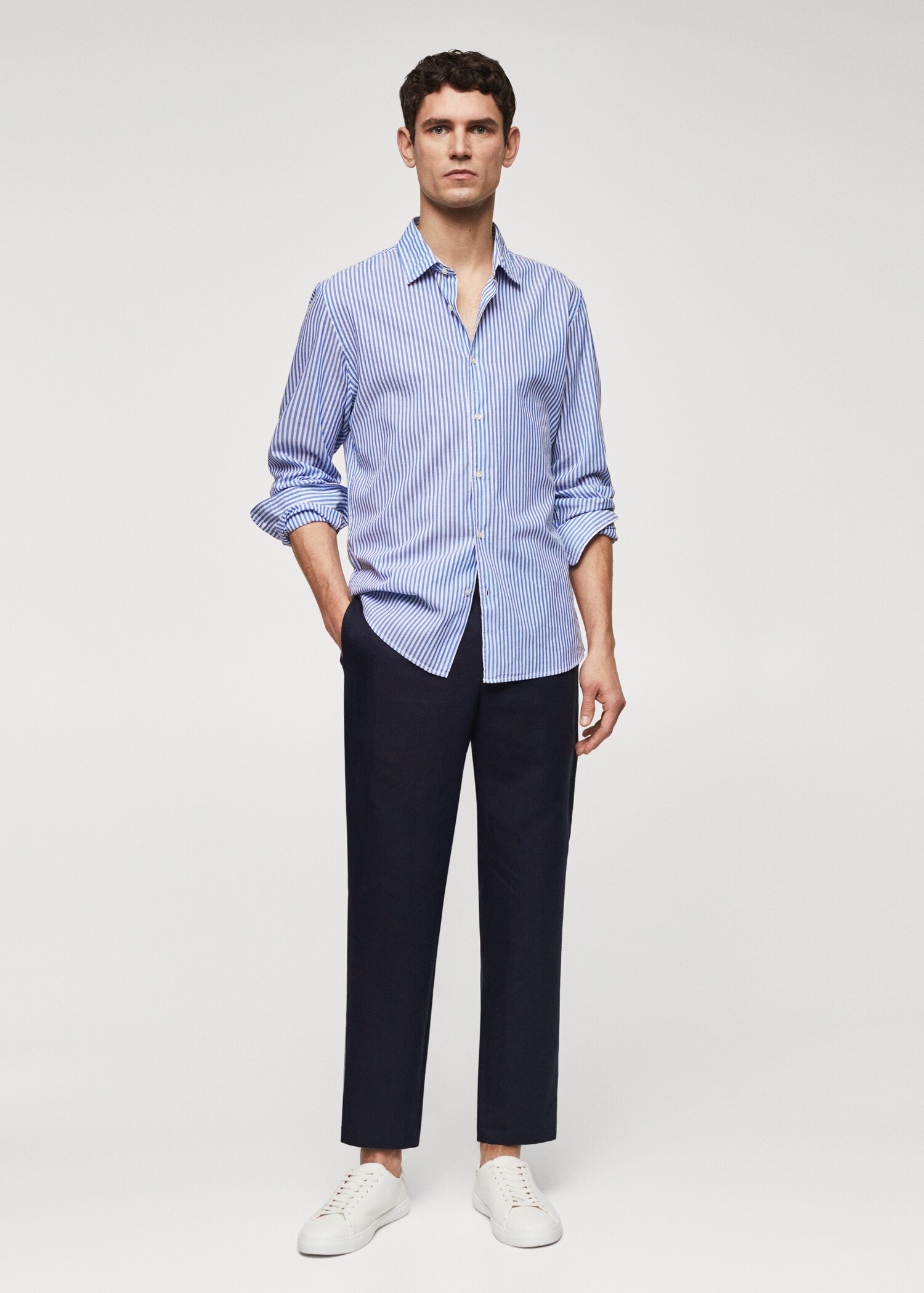 Slim Fit-Hemd aus 100 % Baumwolle - Allgemeine Ansicht