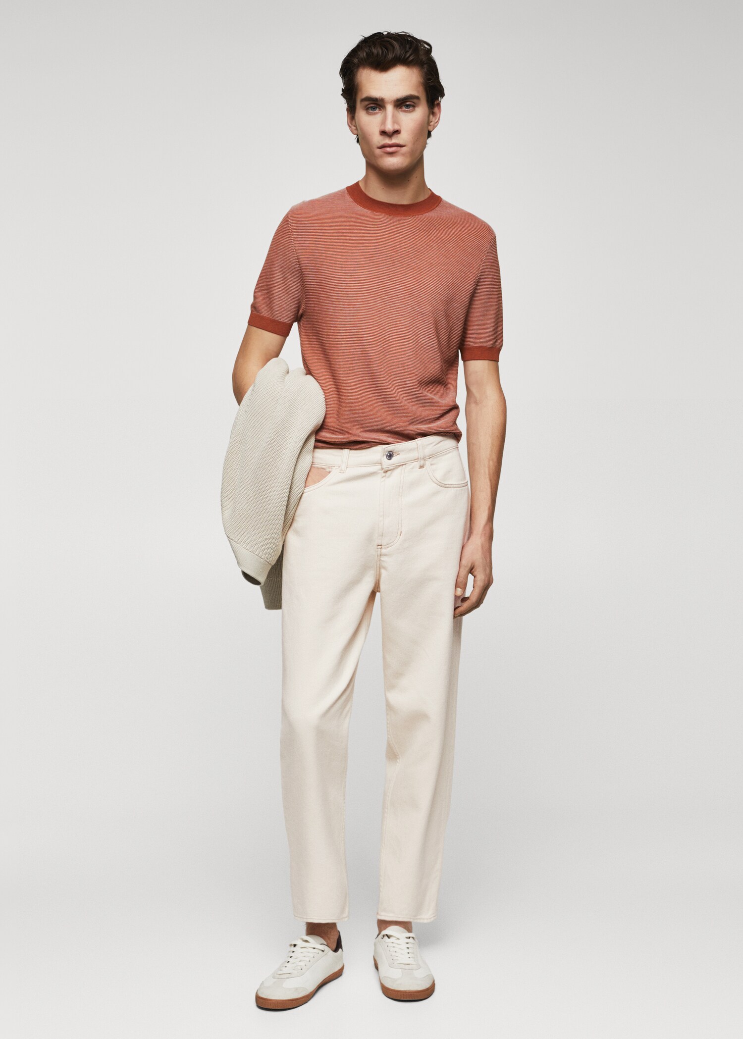 Tapered loose cropped jeans - General plane