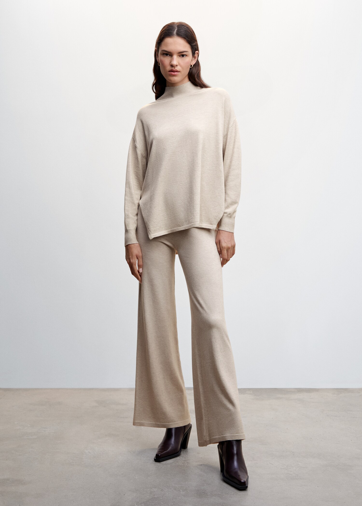 Side slits sweater - General plane