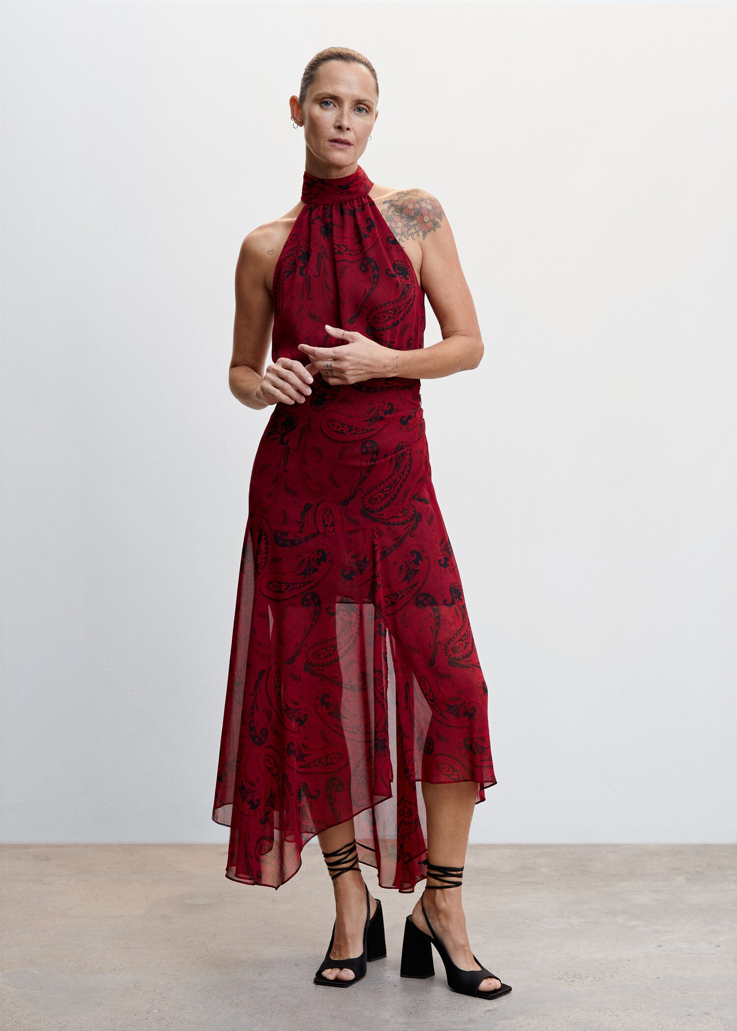 Vestido estampado paisley - Plano general