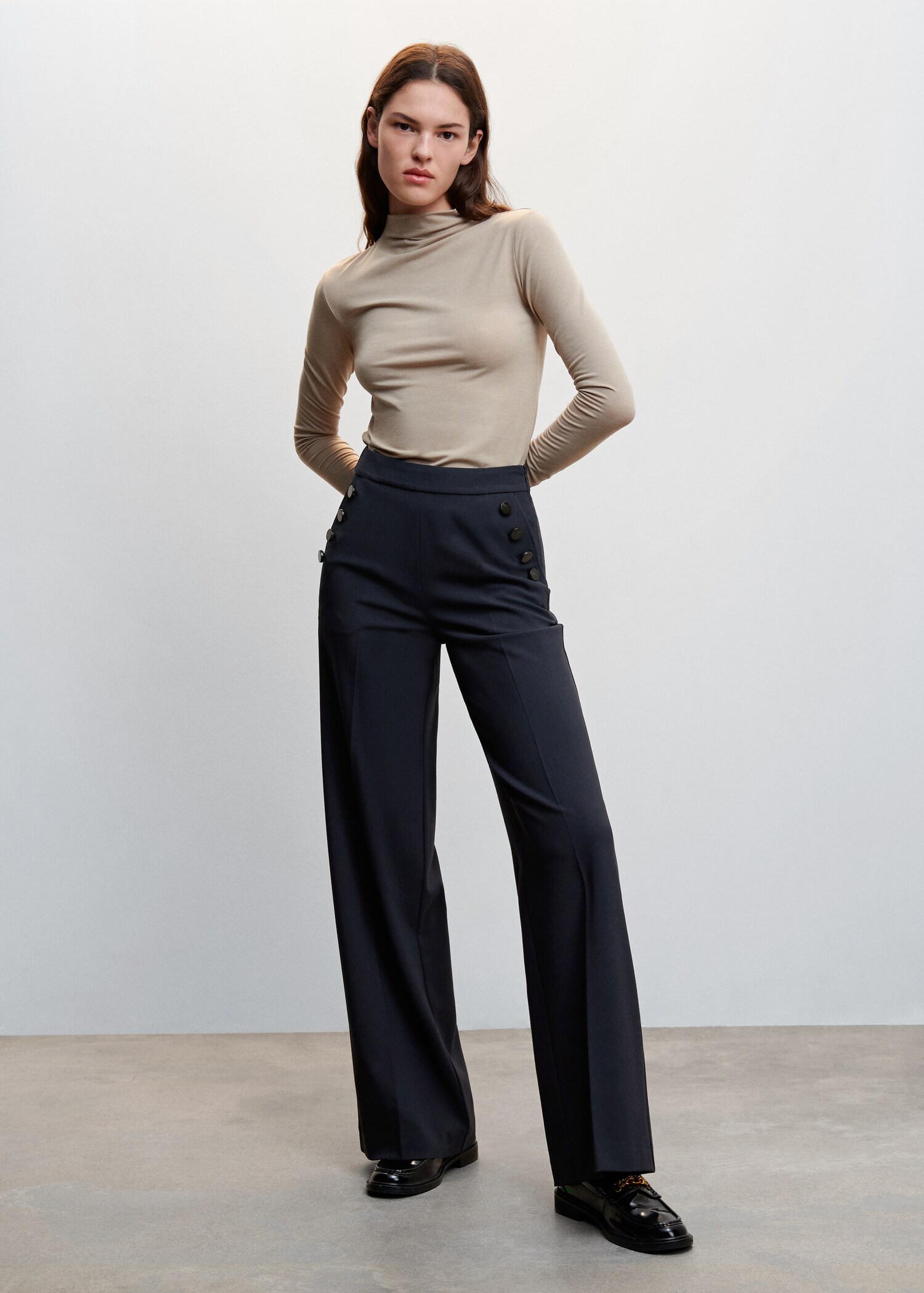 Side buttons trousers - General plane