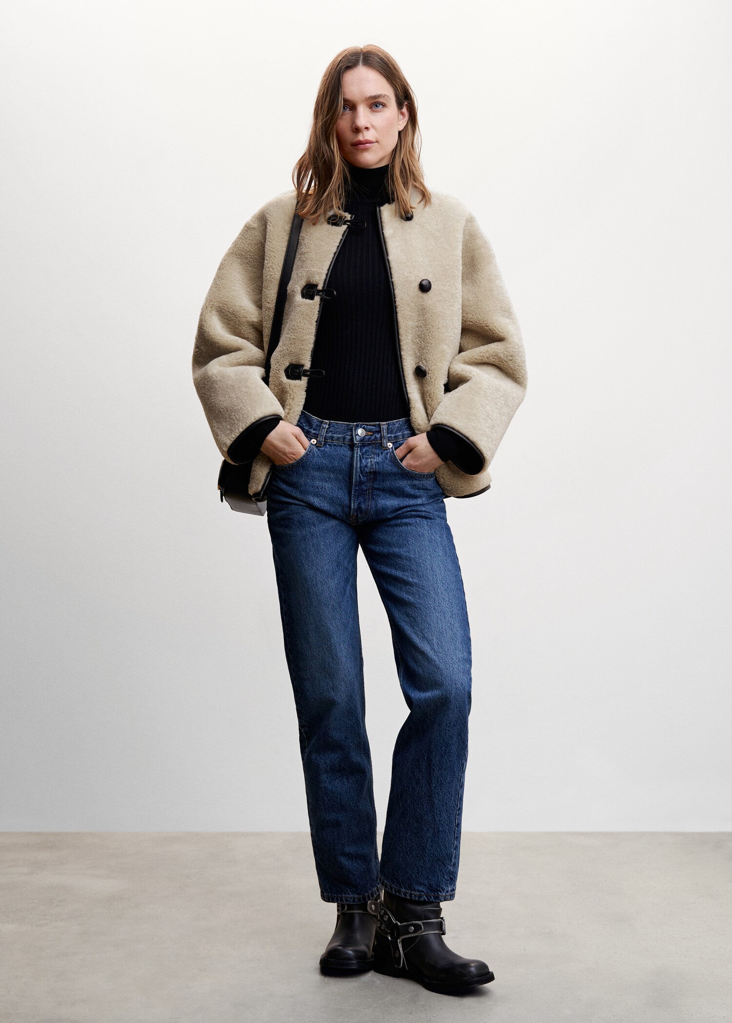 Fur-effect coat with appliqués - General plane