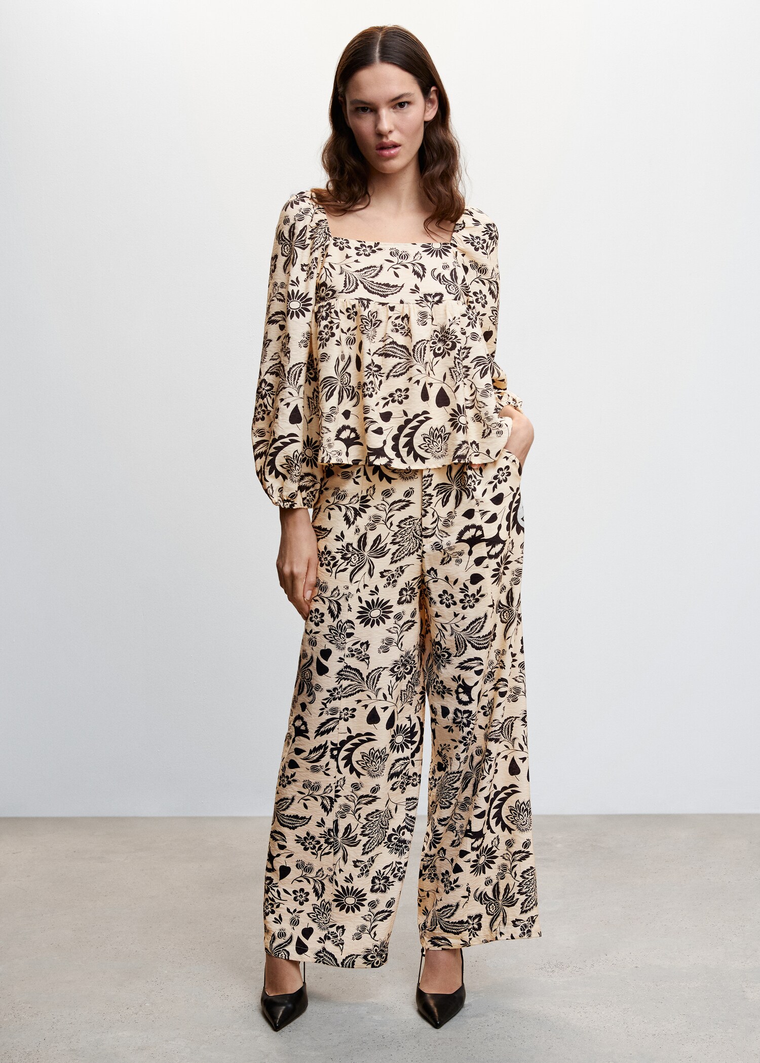 Textured flowy trousers - General plane