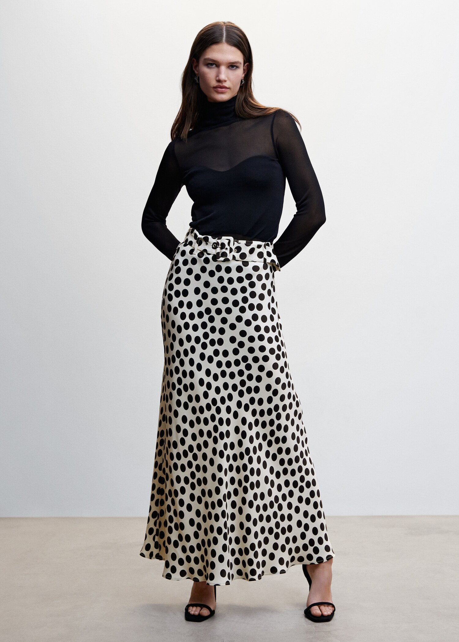 Gemusterter Rock mit Polka Dots und Gürtel - Allgemeine Ansicht