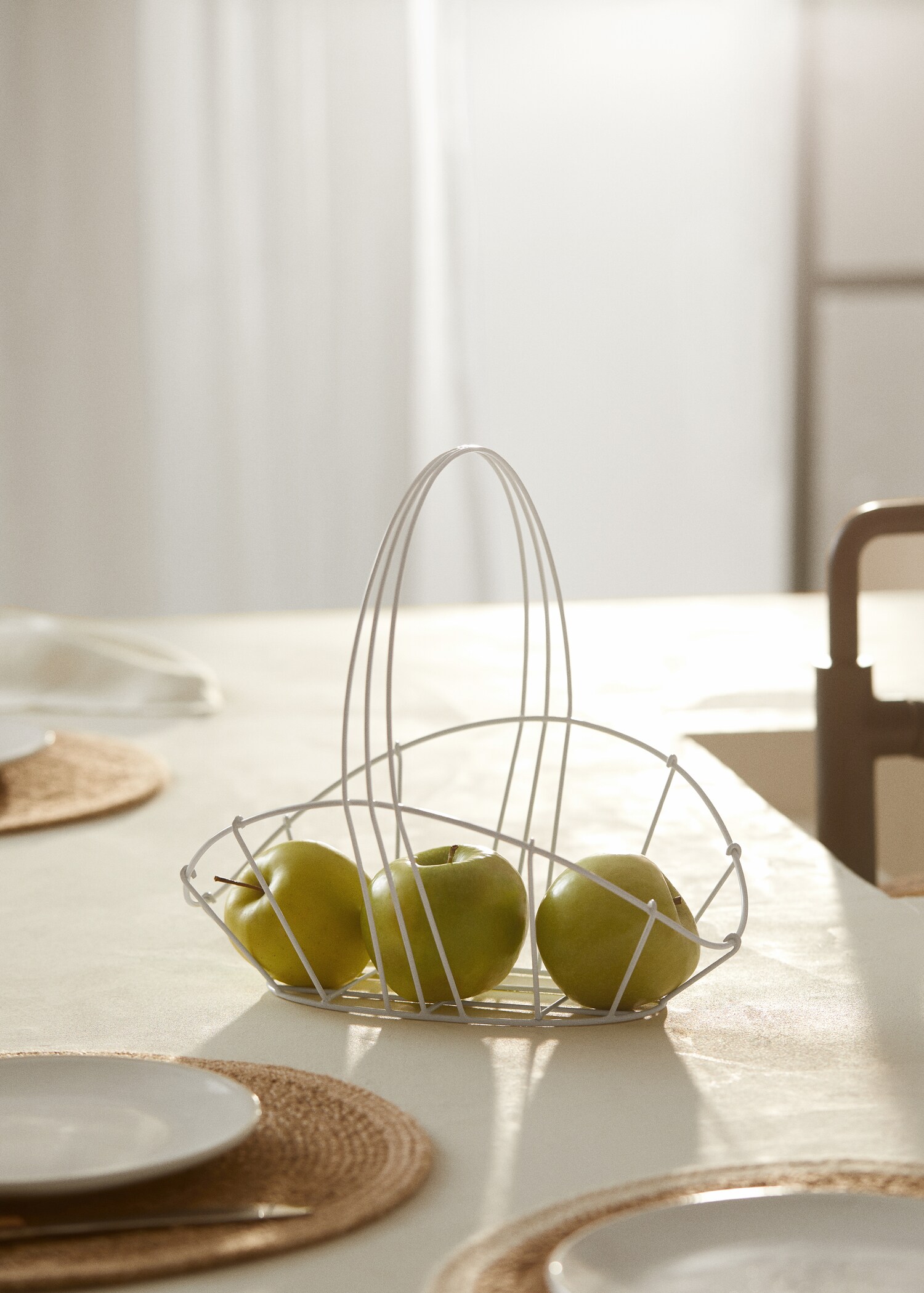 Metallic basket with handle 28x23cm - General plane