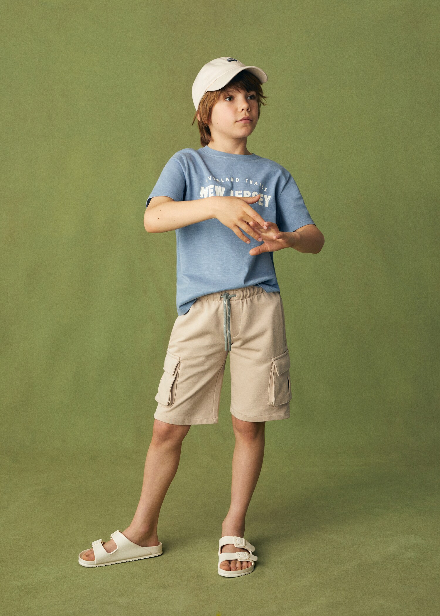 Cargo pockets Bermuda shorts - General plane