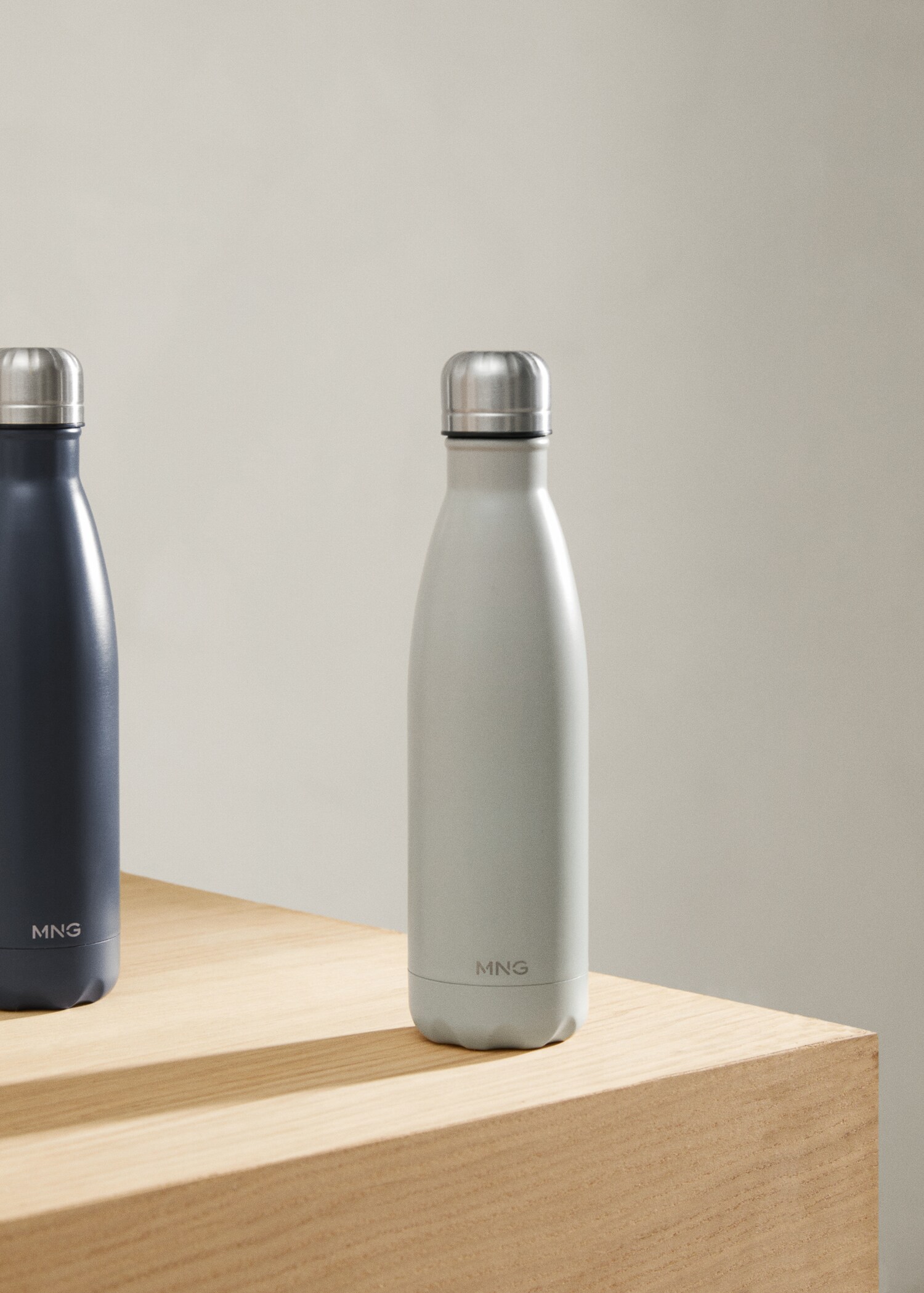 Aluminum bottle - General plane