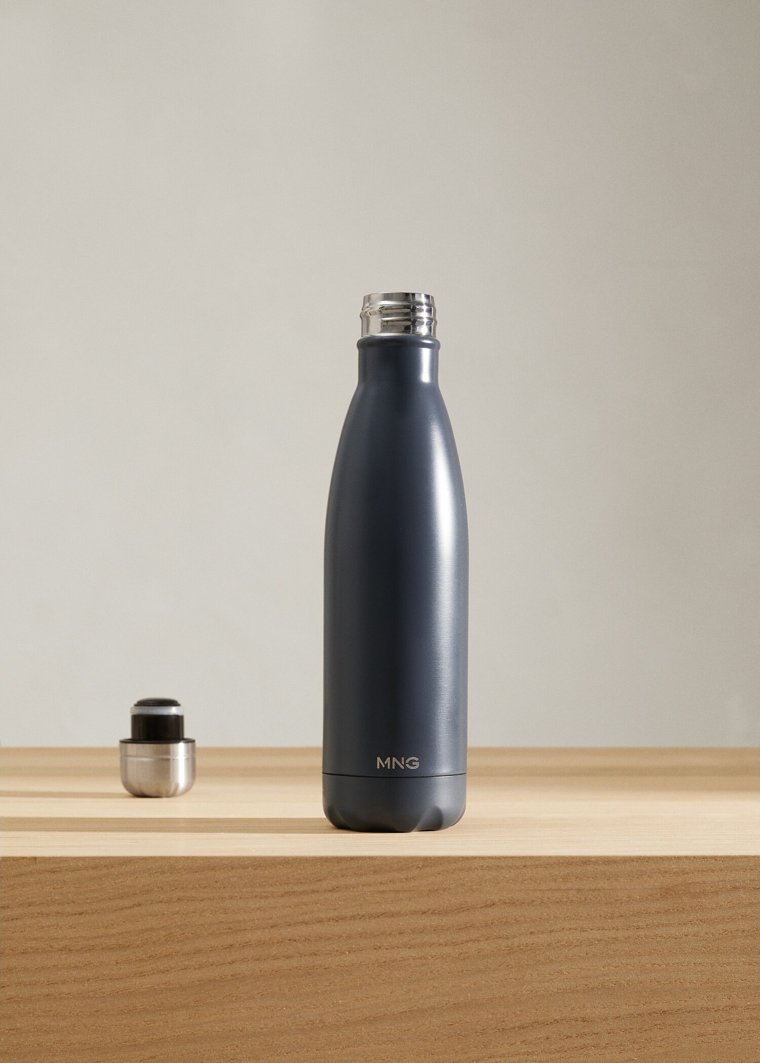 Aluminum bottle - General plane