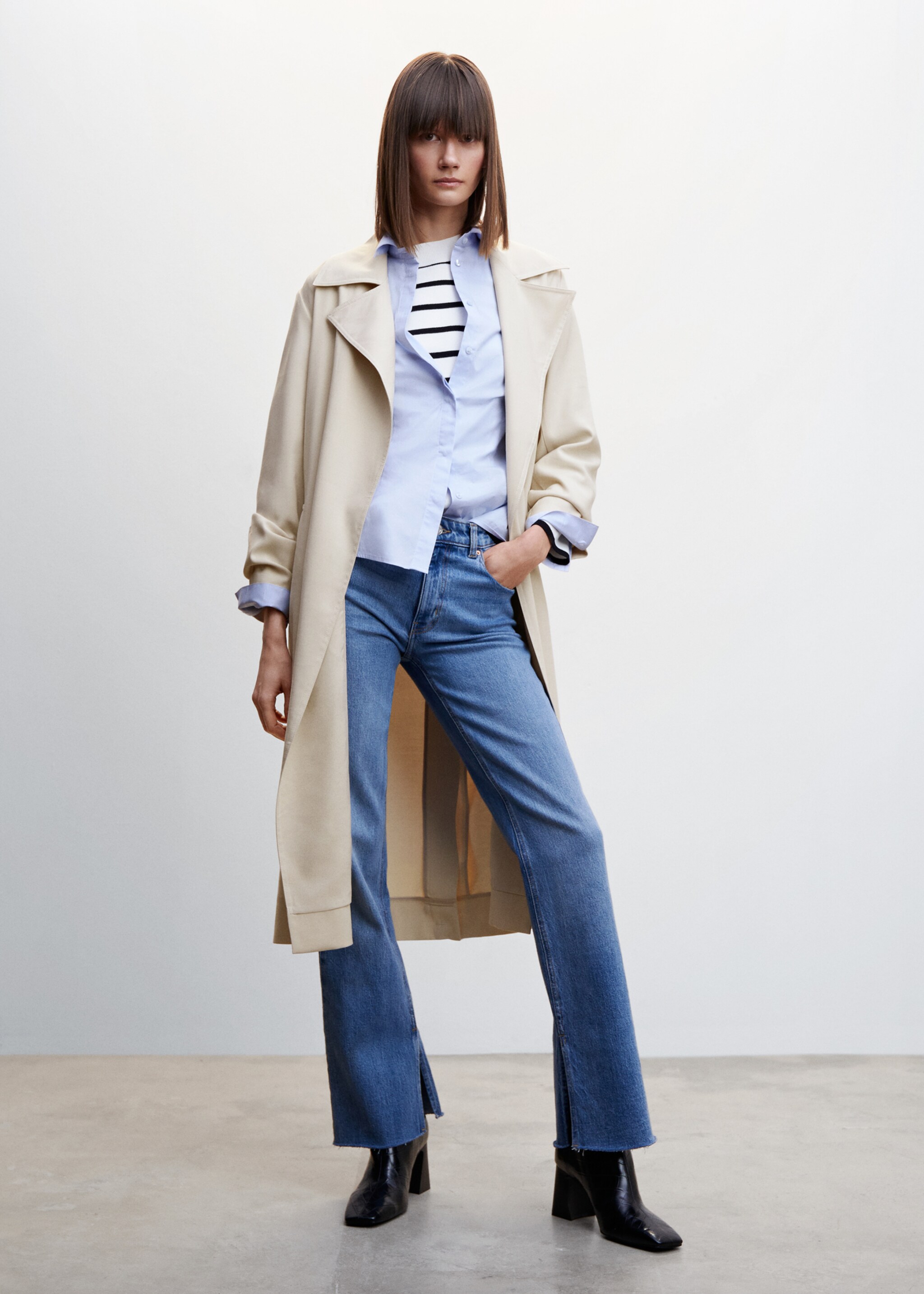Fließender Trenchcoat mit Reverskragen - Allgemeine Ansicht, Hellgrau/Pastellgrau. Ref: 47095841-00.