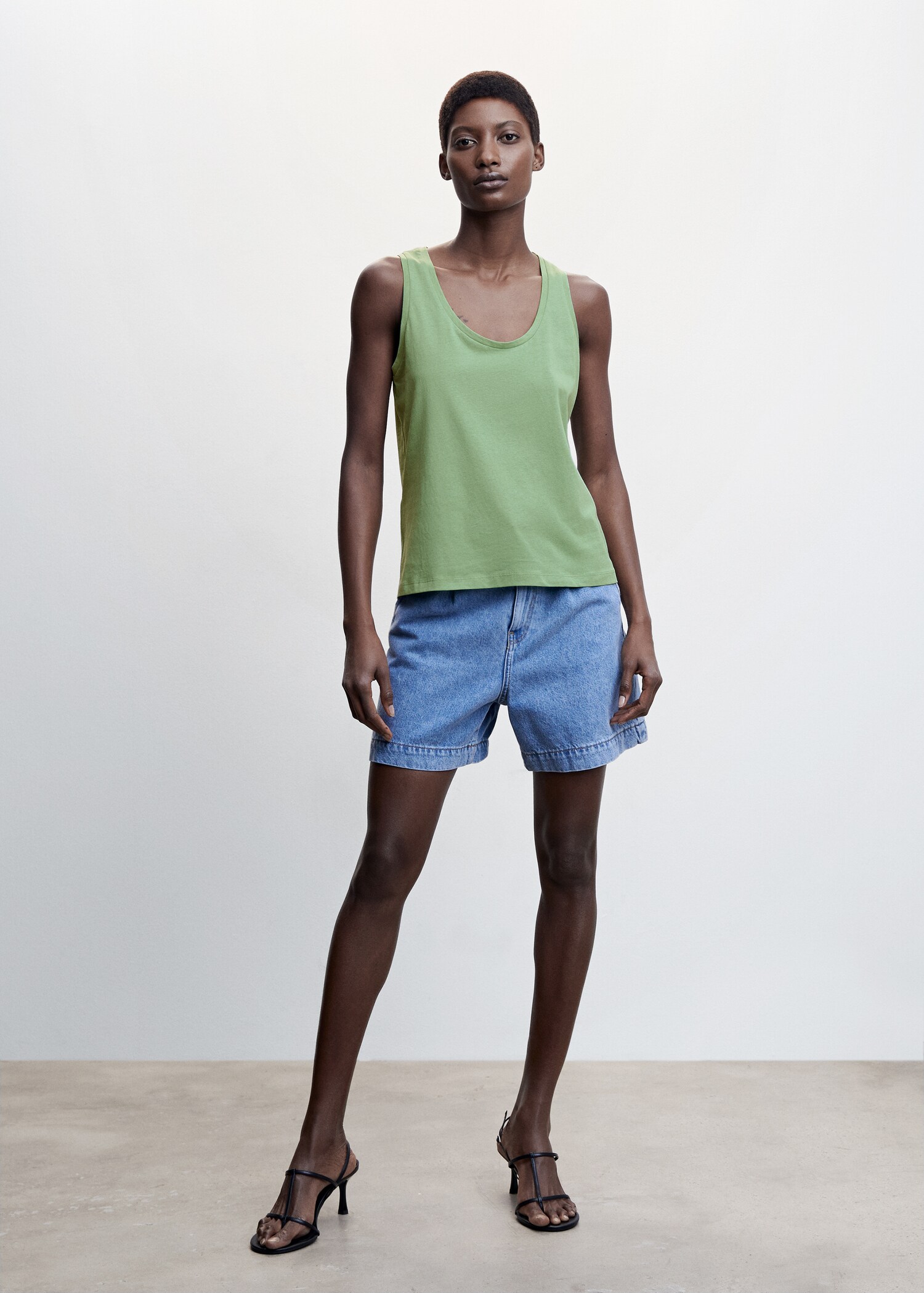 Cotton tank top - General plane