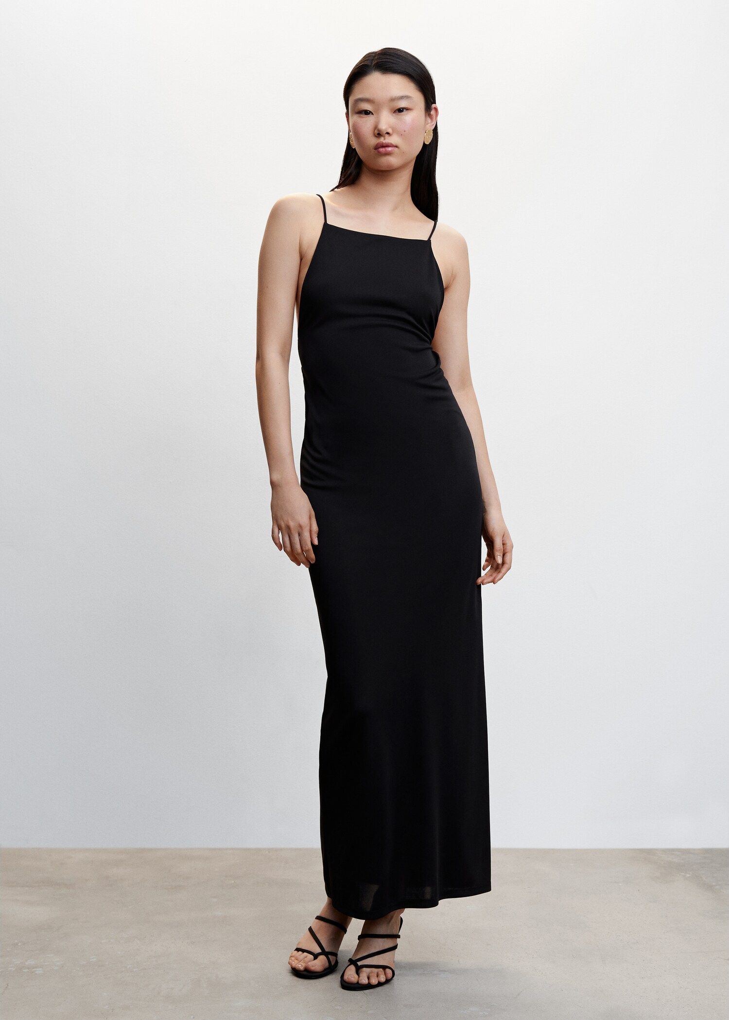 Vestido escote espalda - Plano general