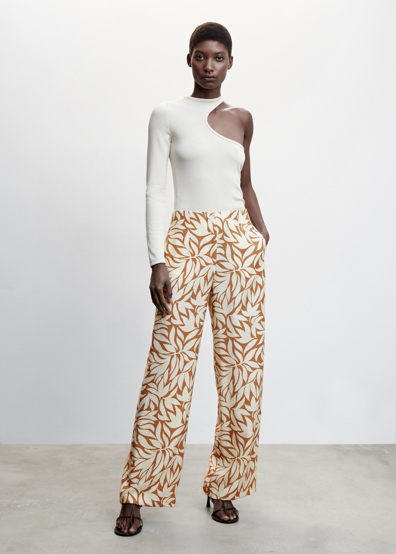 Pantalón palazzo estampado - Plano general