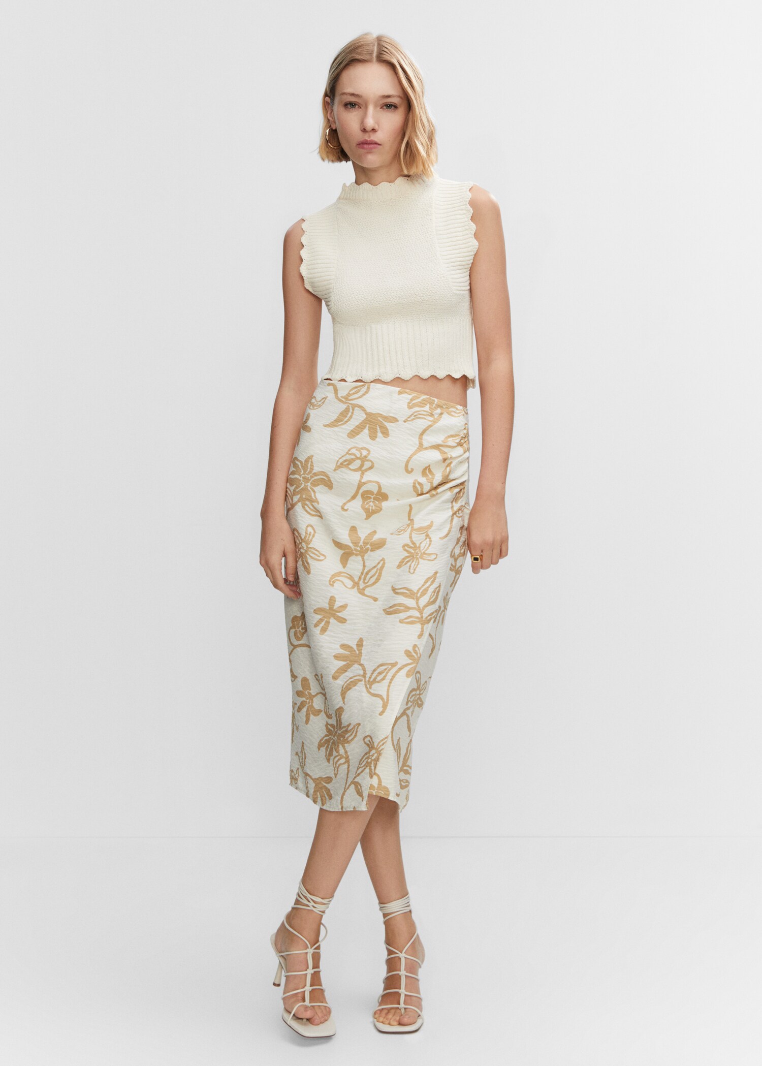 Floral textured skirt - General plane