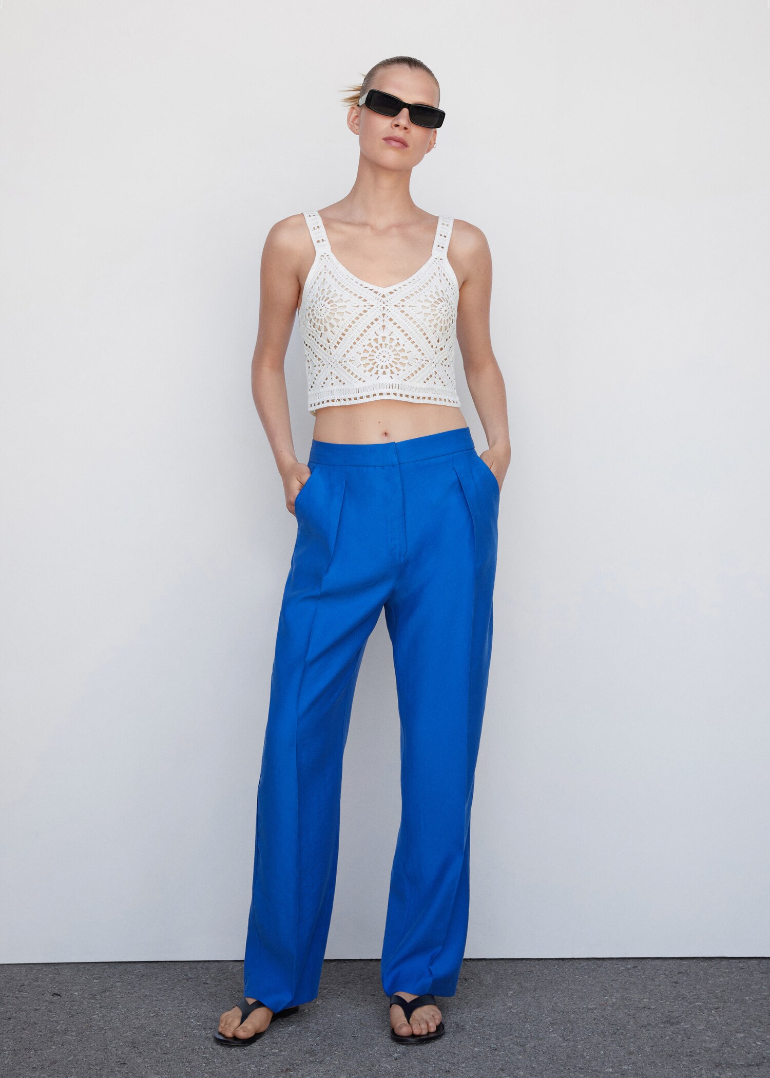 Straight-fit pleated pants - General plane