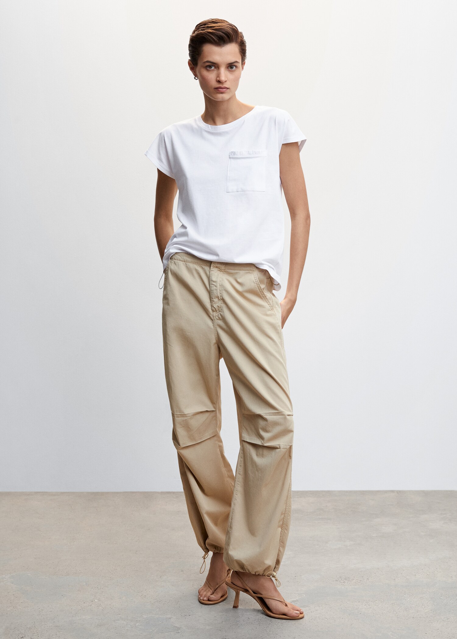Katoenen blouse met borstzak - Overzichtstekening