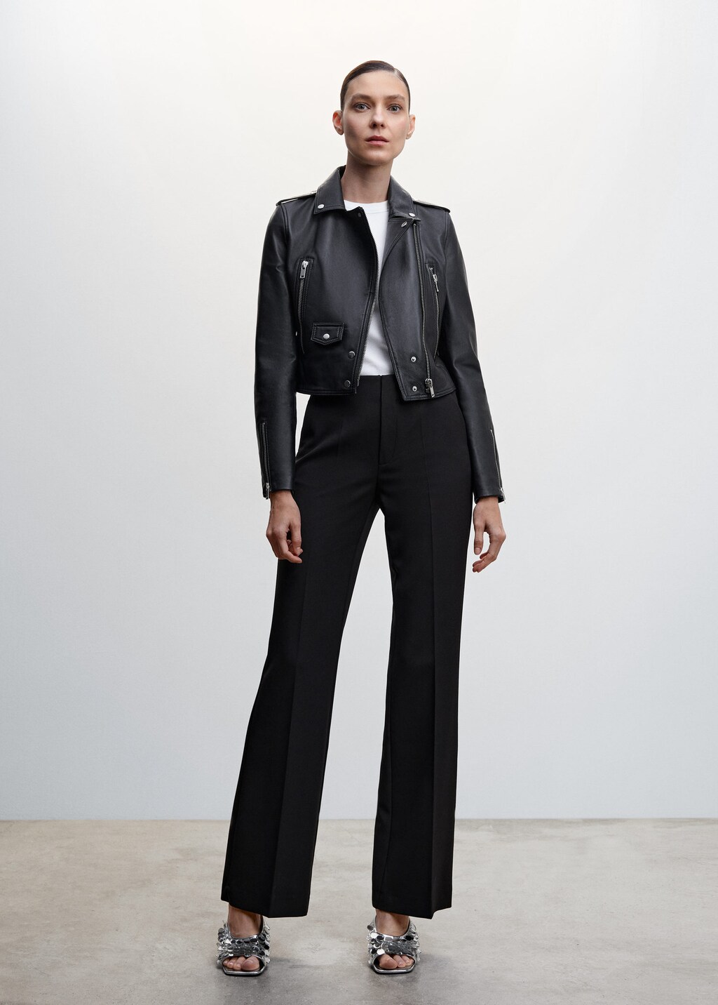 Pantaloni da Donna 2024 MANGO OUTLET Italia