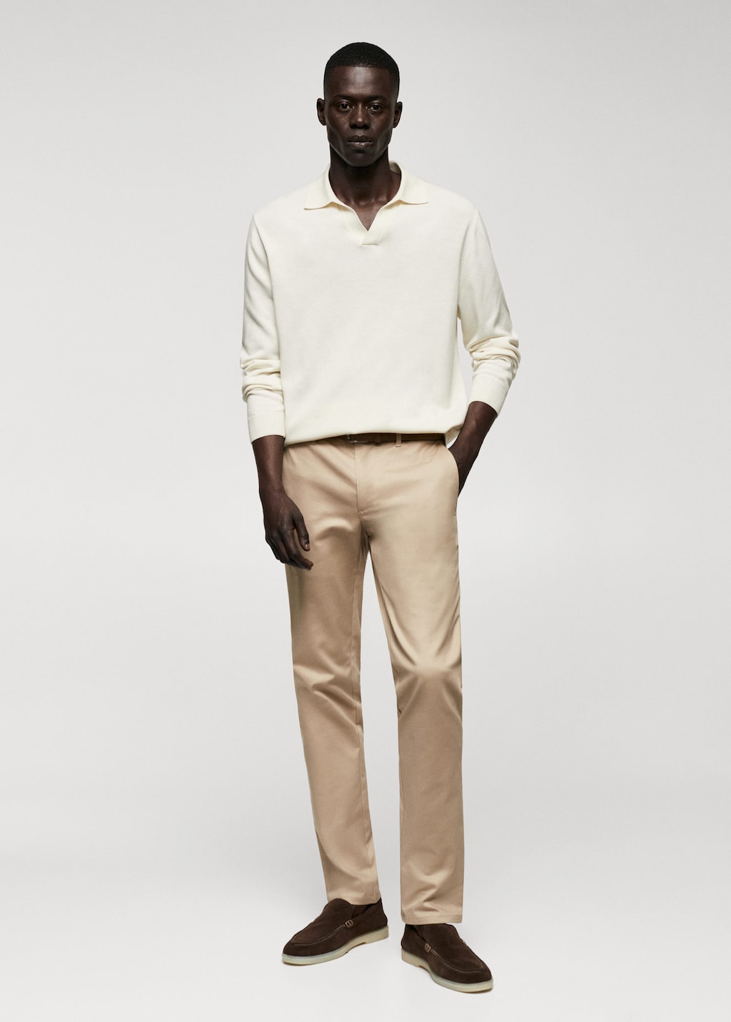 Outfits con pantalon top beige hombre