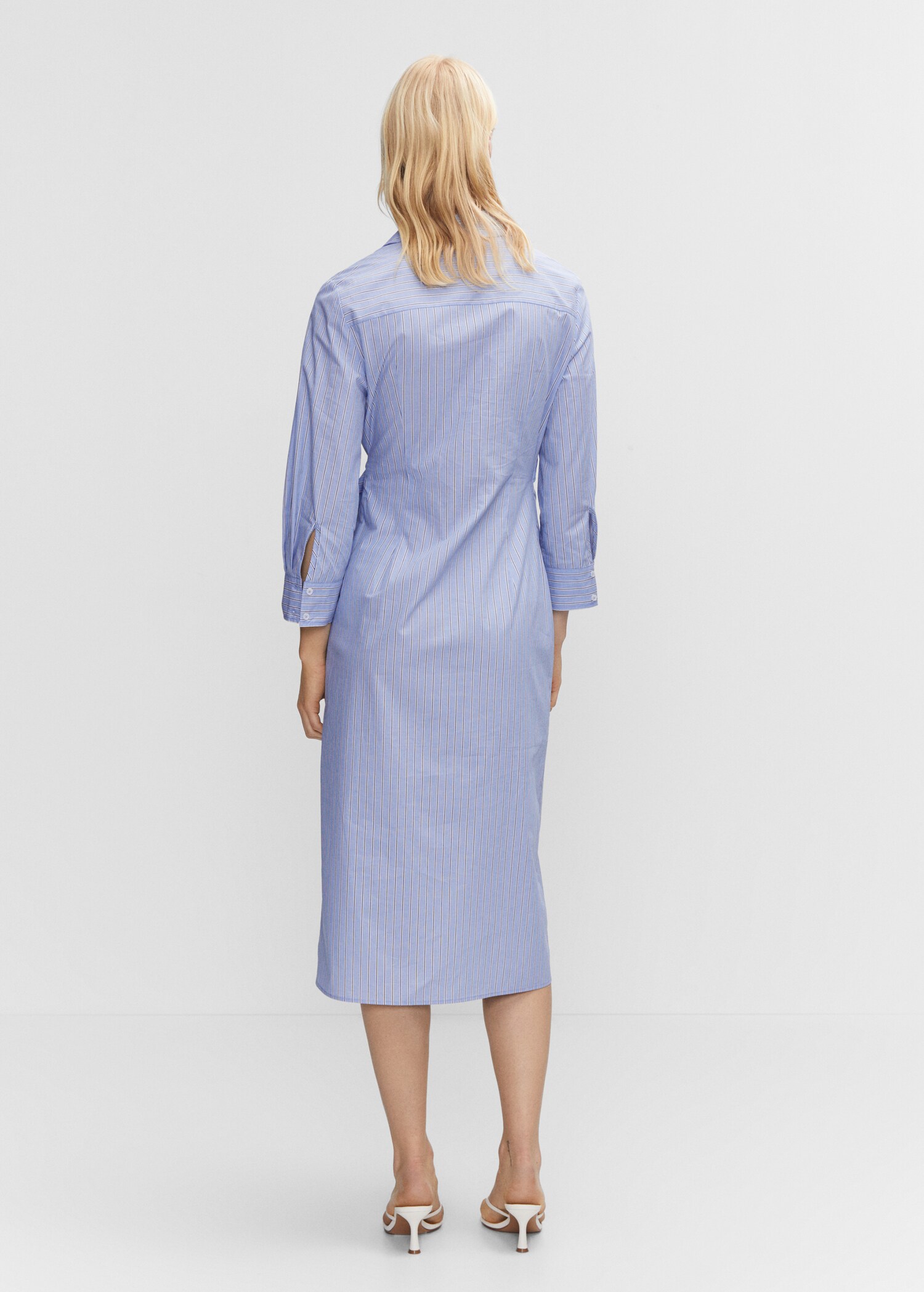 Vestido camisero detalle metálico - Reverso del artículo