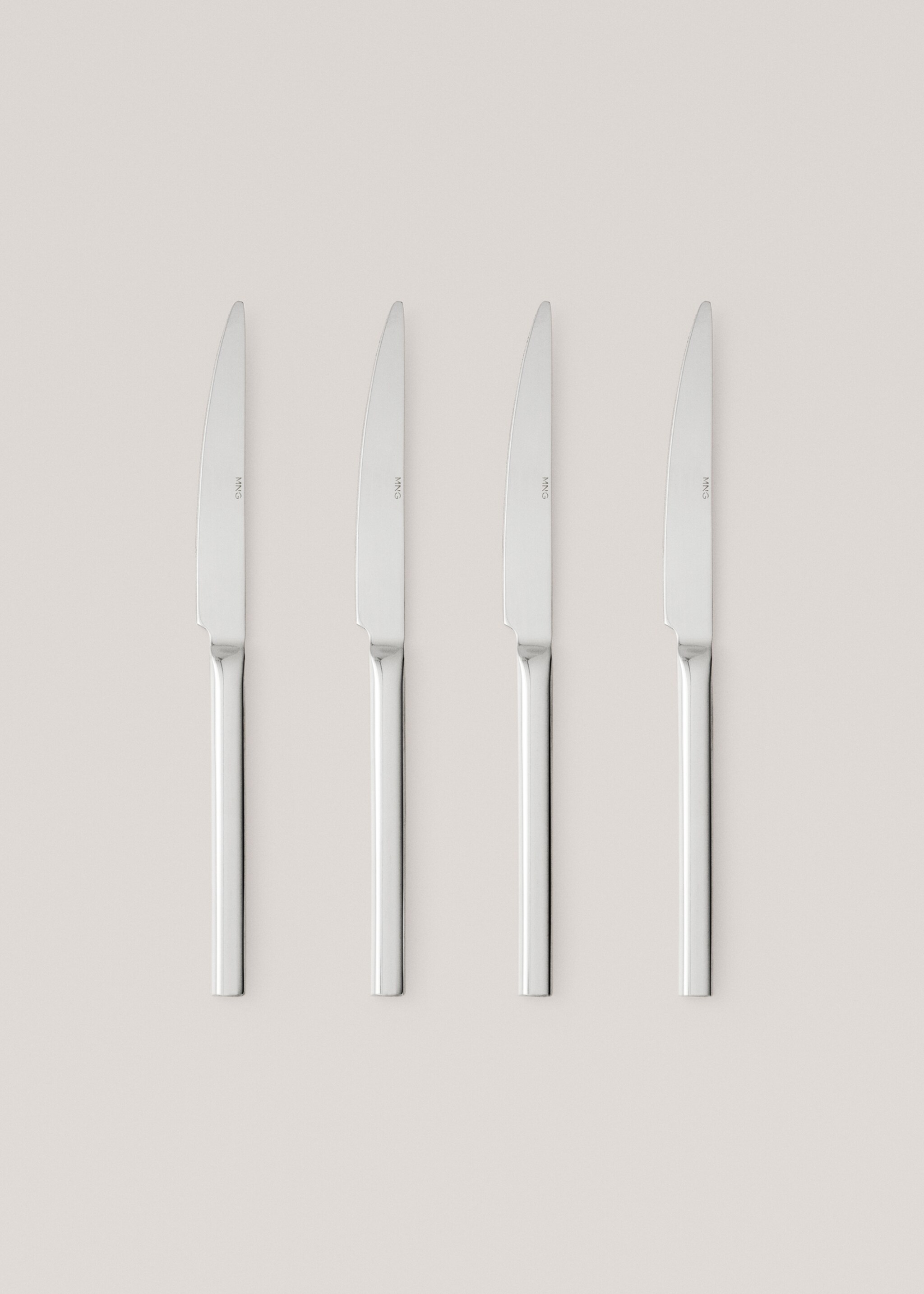 Pack de 4 facas de 100% aço - Artigo sem modelo