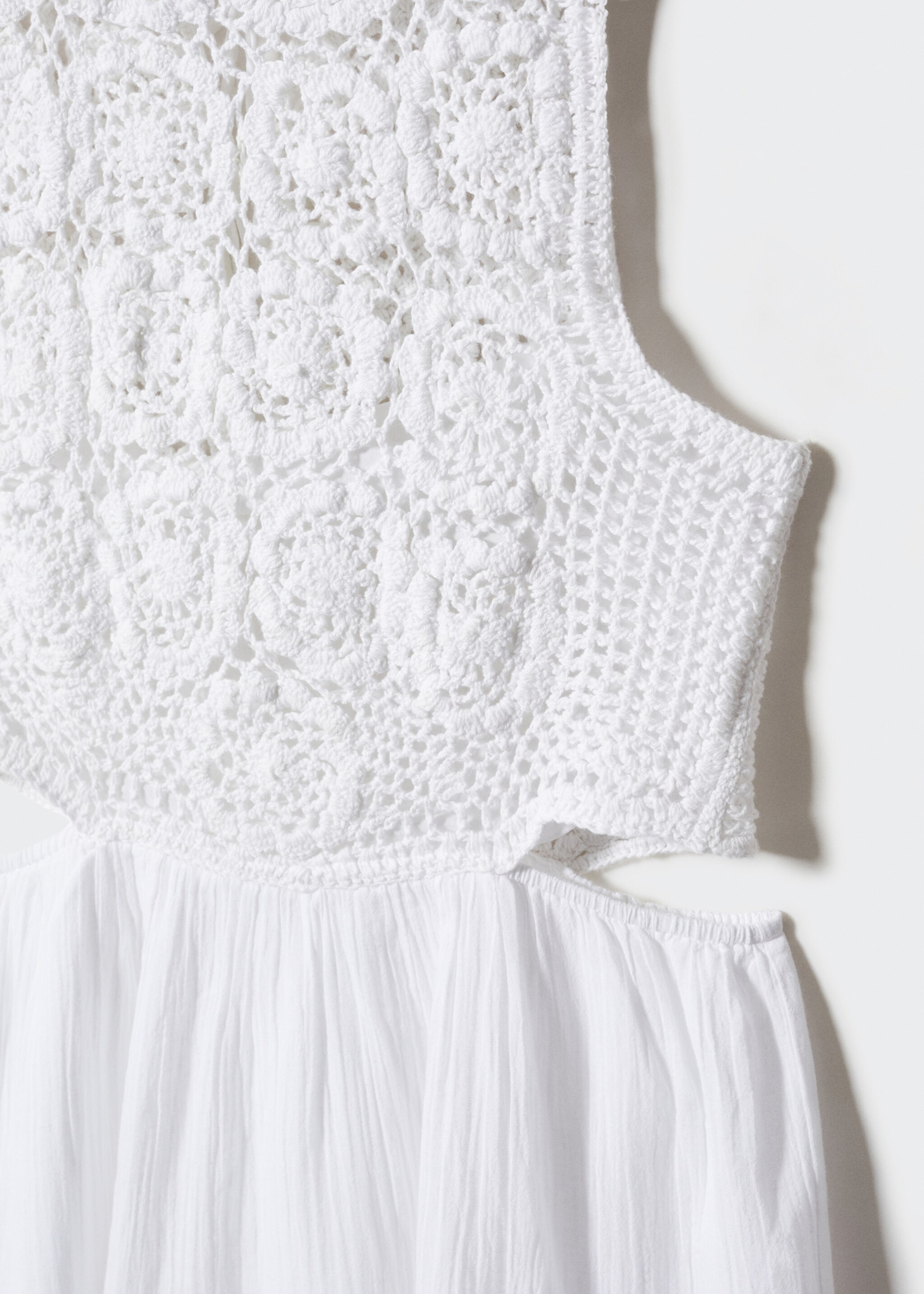 Crochet dress with openings - Details of the article 8, White. Ref: 57000244-00.