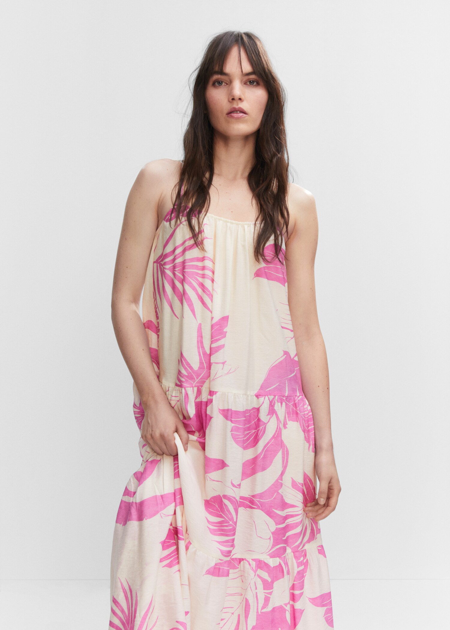 Robe longue imprimée - Plan moyen