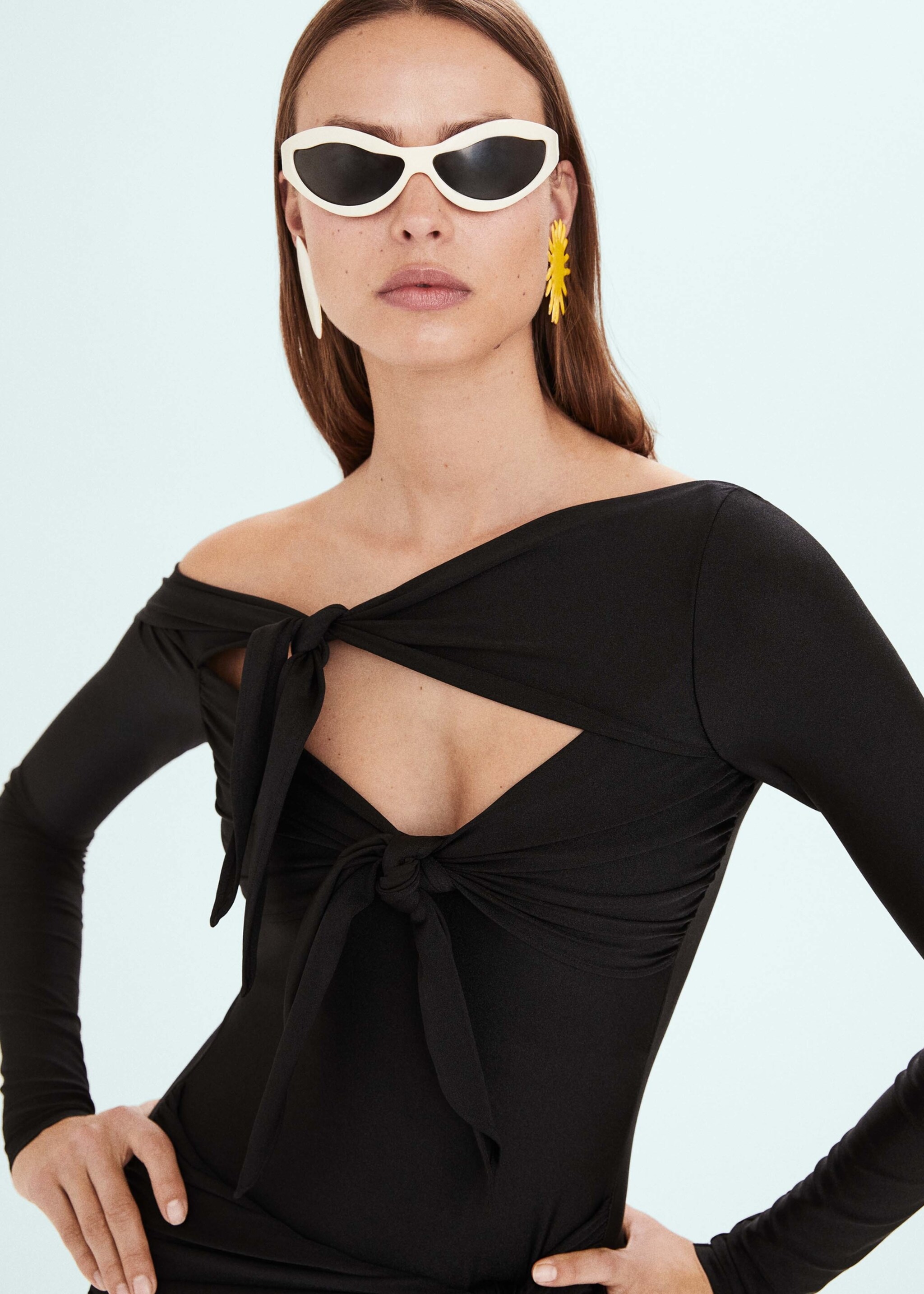 Draped dress with knot detail - Details of the article 1