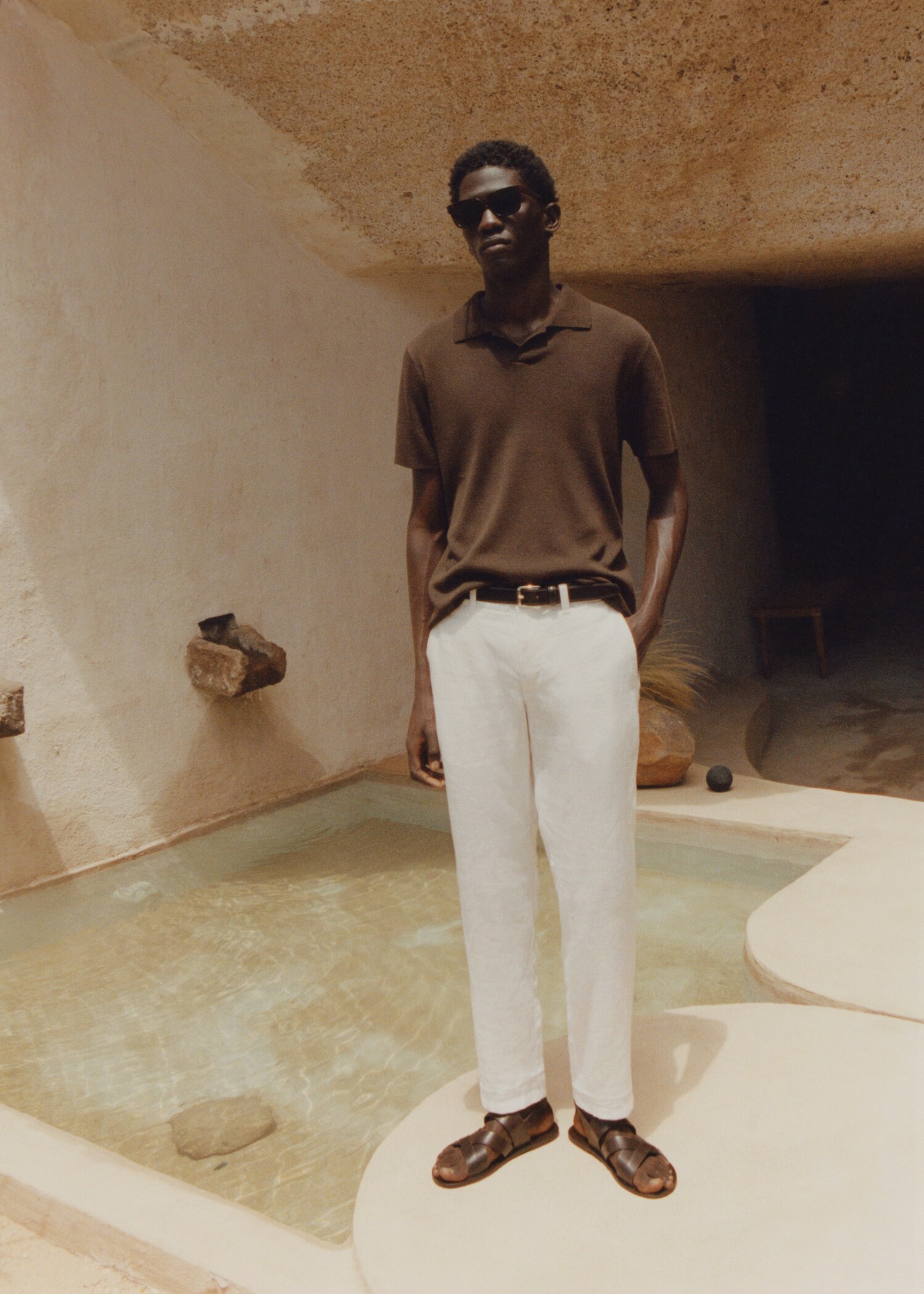 Slim-fit 100% linen trousers - Details of the article 5