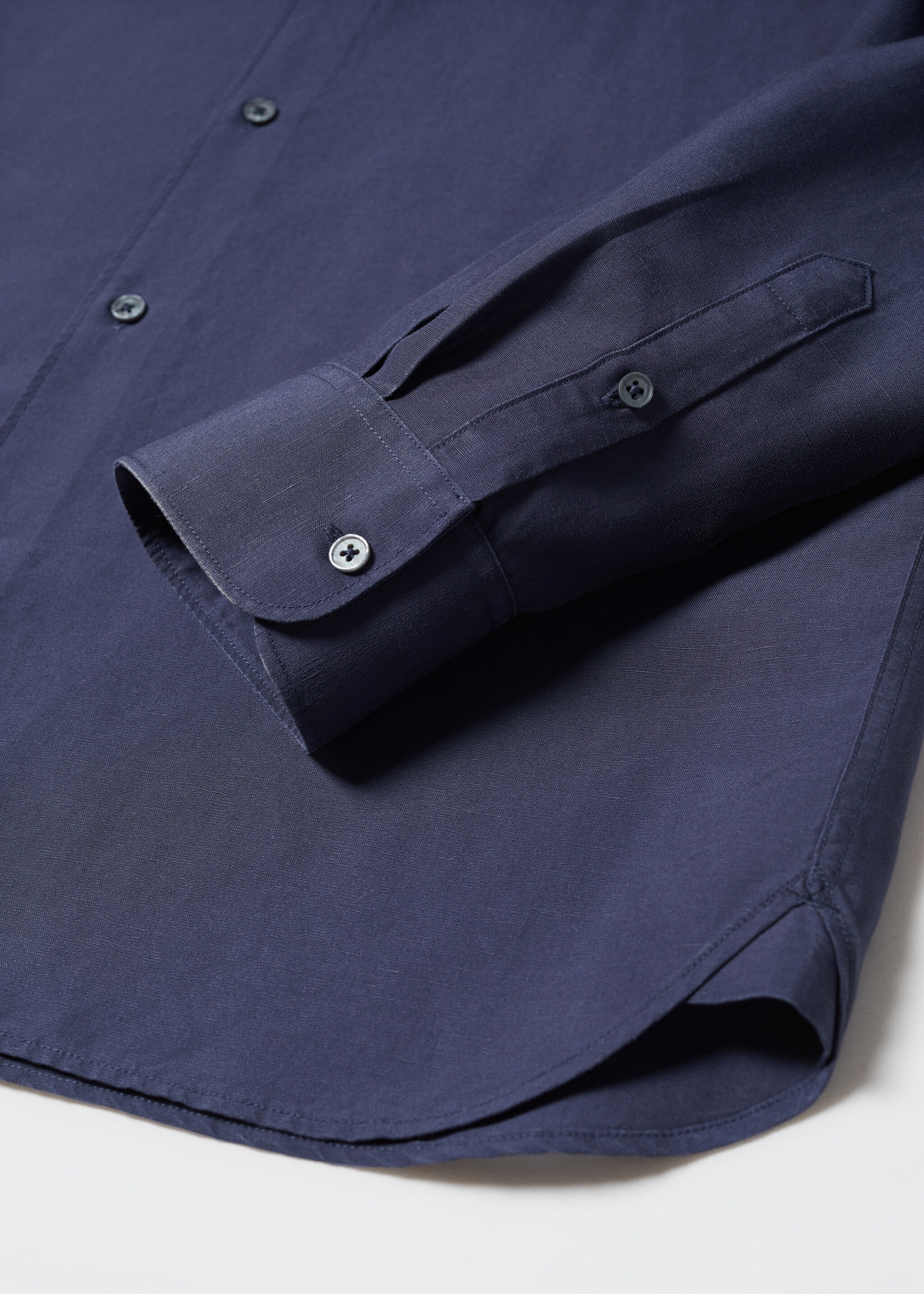 Leichtes Hemd aus Tencel-Leinengemisch - Detail des Artikels 8, Marineblau. Ref: 57000575-00.