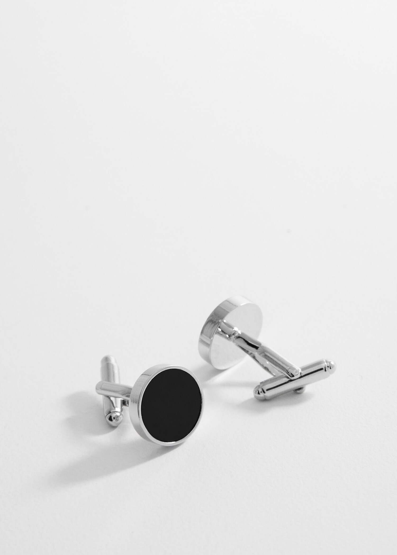 Round black cufflinks - Medium plane