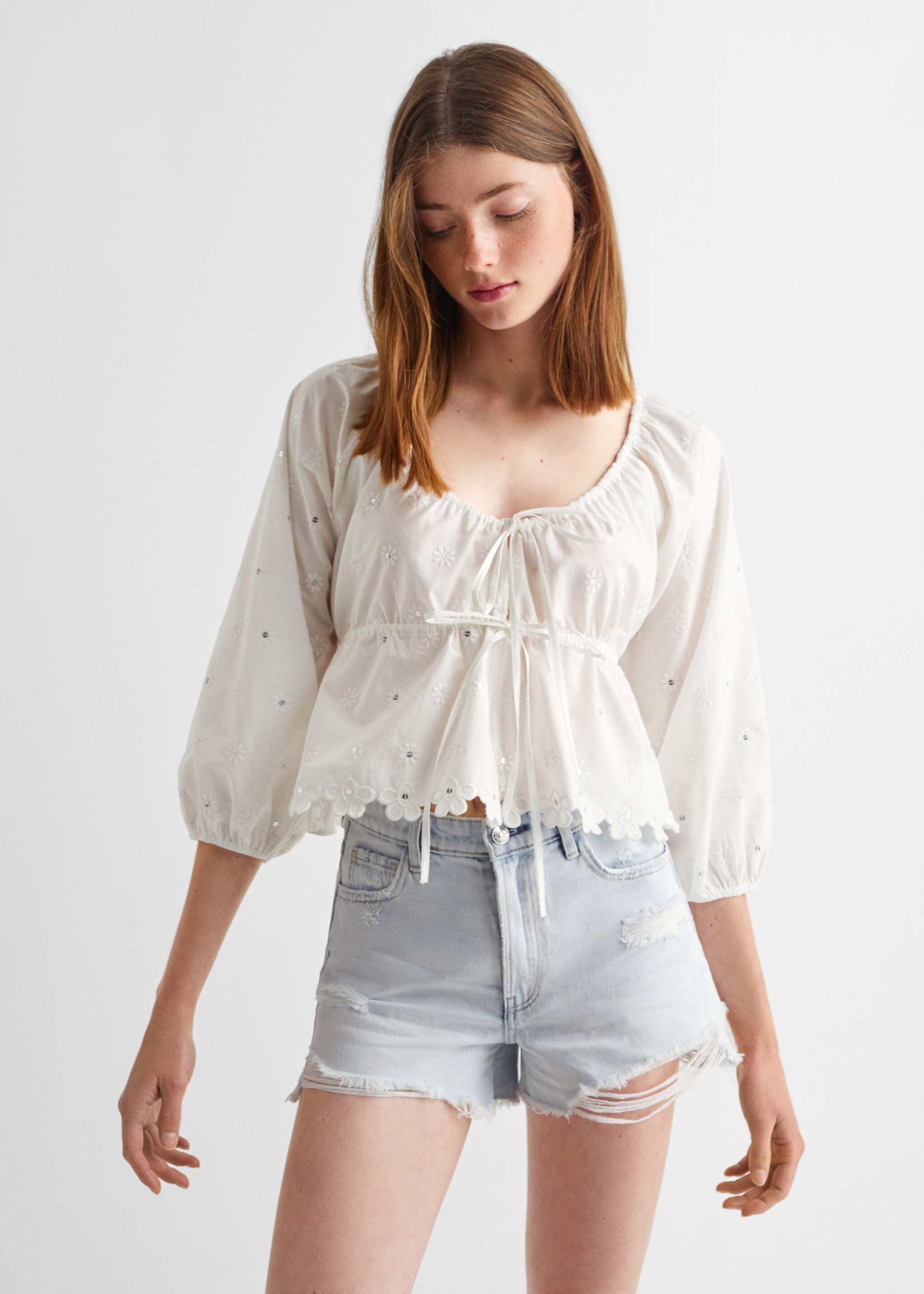 Μπλούζα φλοράλ φουσκωτά μανίκια - Μεσαίο πλάνο, Λευκό. Ref: 57000961-00.