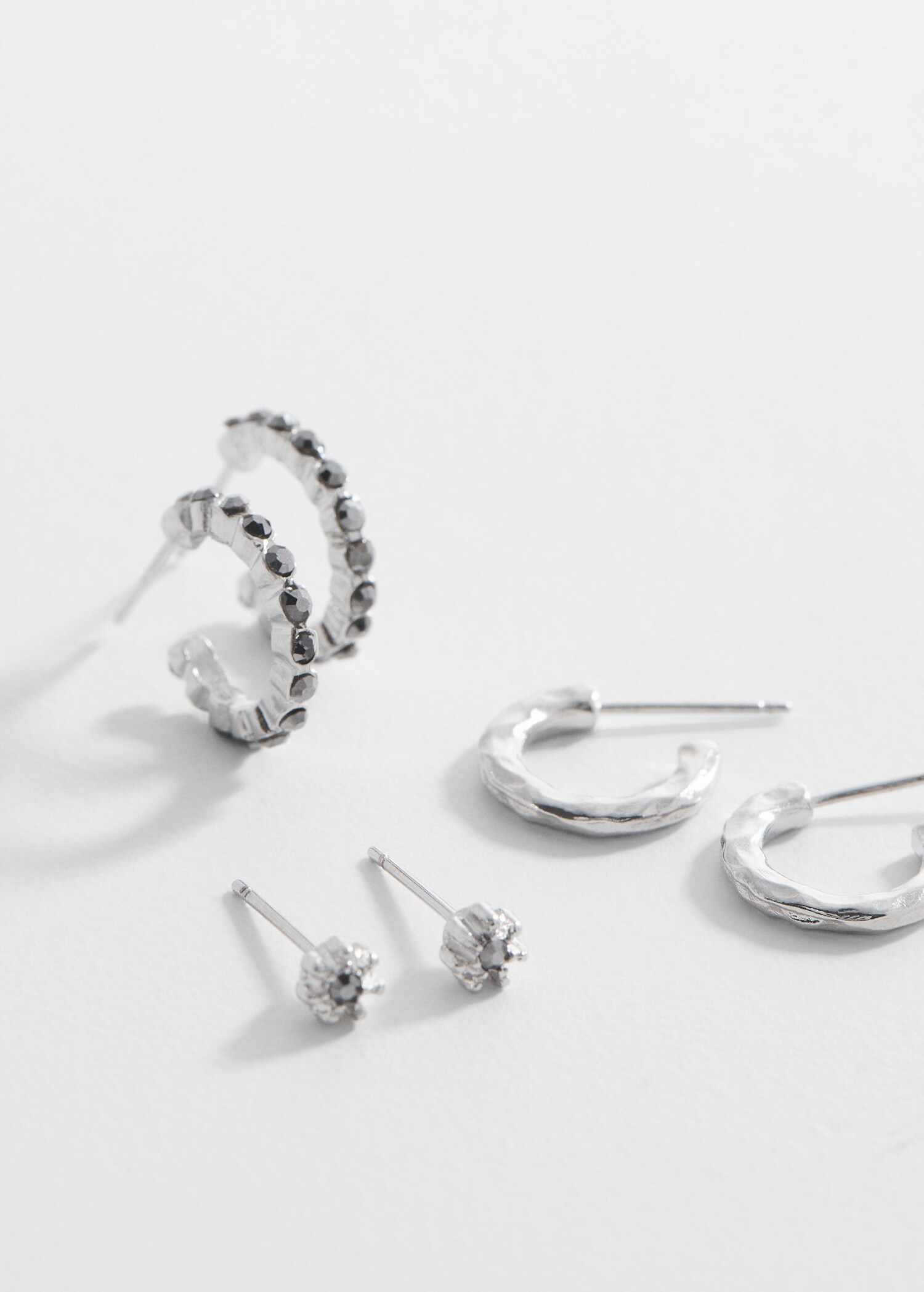 Lot 3 paires de boucles d’oreilles - Plan moyen