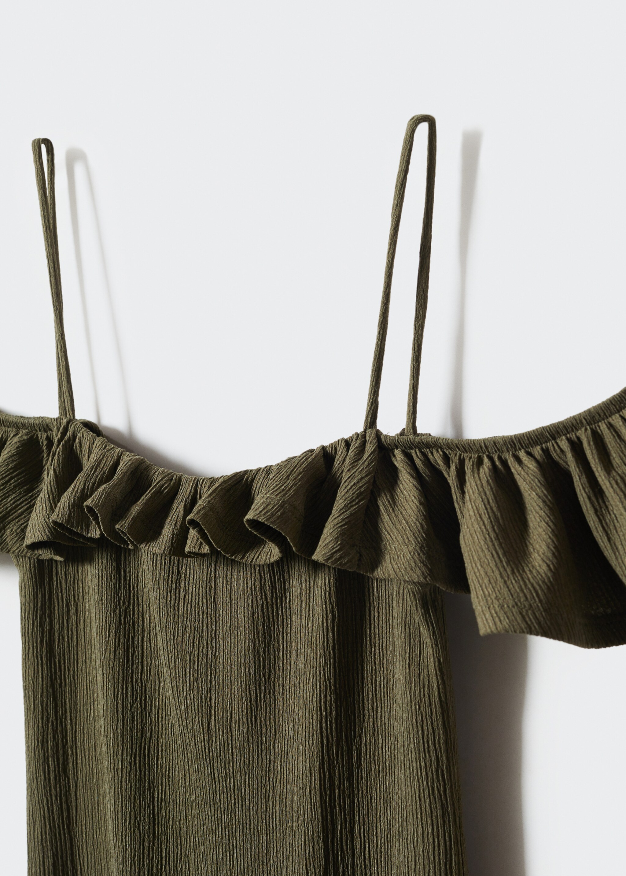 Textured ruffled dress - Details of the article 8, Khaki. Ref: 57001083-00.