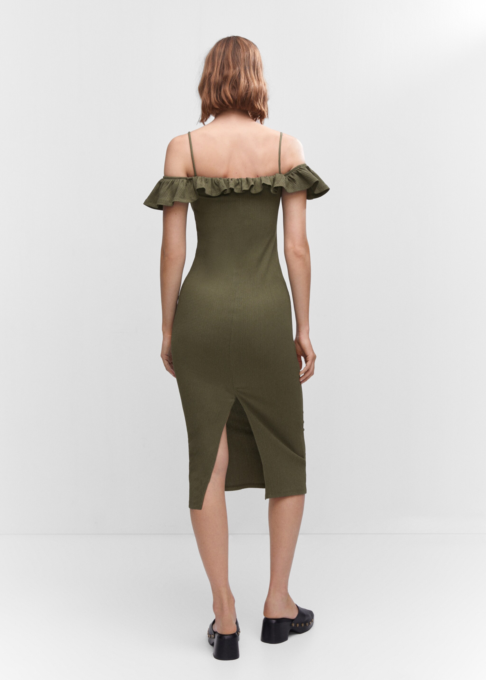 Textured ruffled dress - Reverse of the article, Khaki. Ref: 57001083-00.