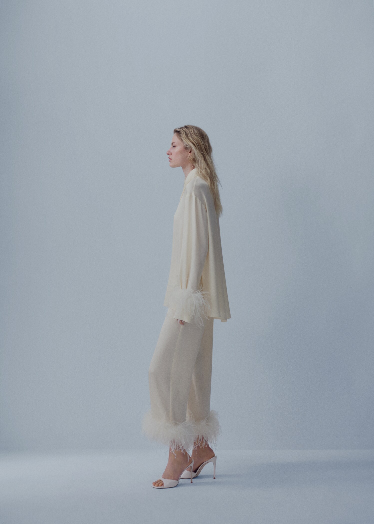 Satin trousers with feather detail - Details of the article 2
