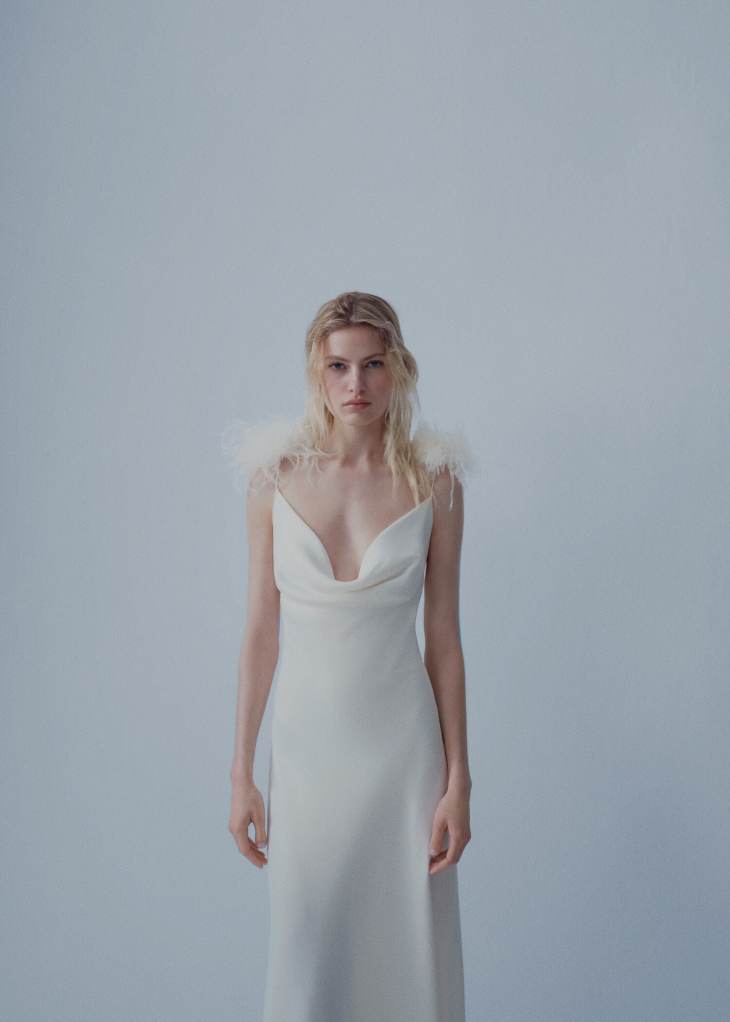 Slip dress with feather detail - Details of the article 2