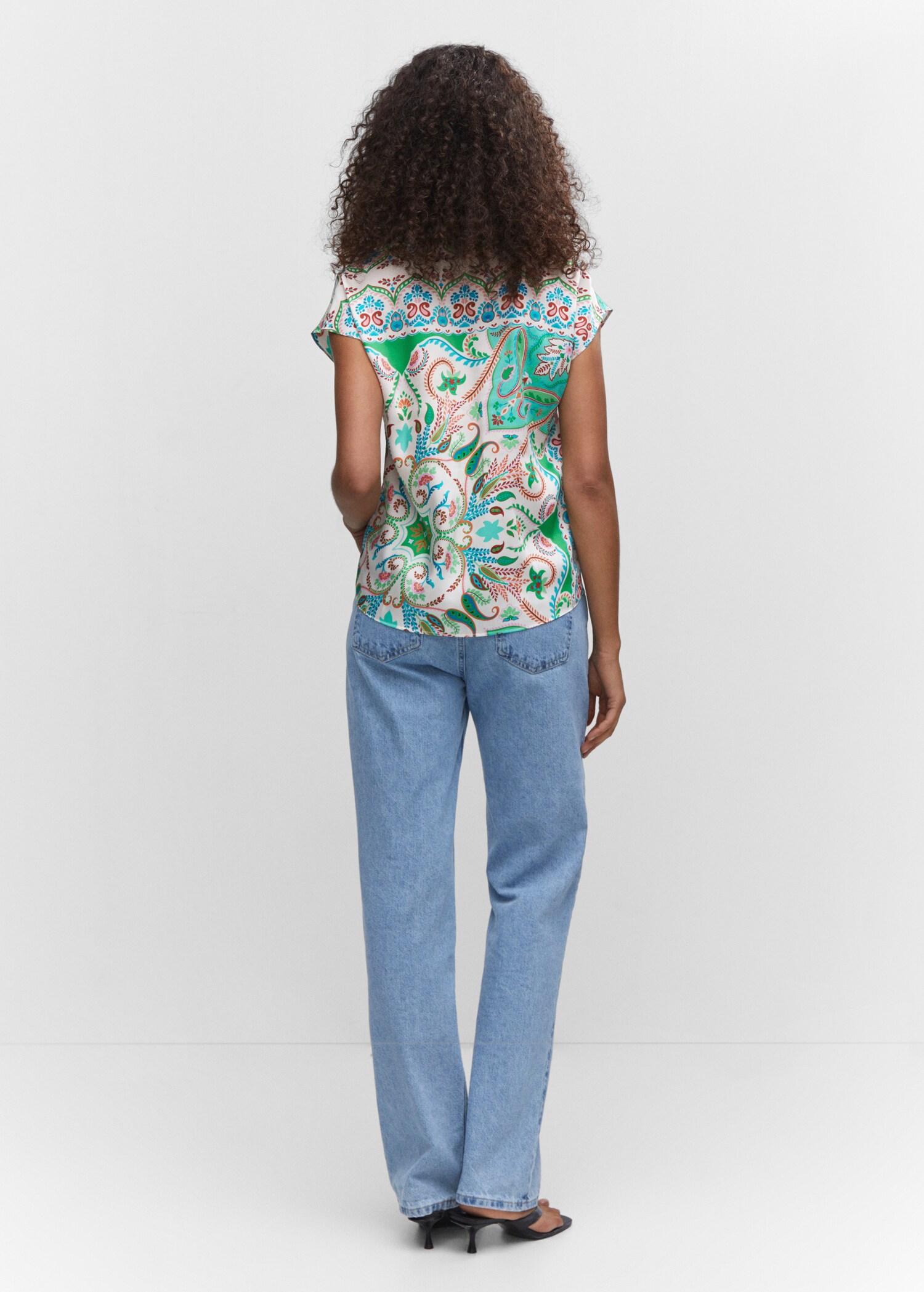 Satin print shirt - Reverse of the article