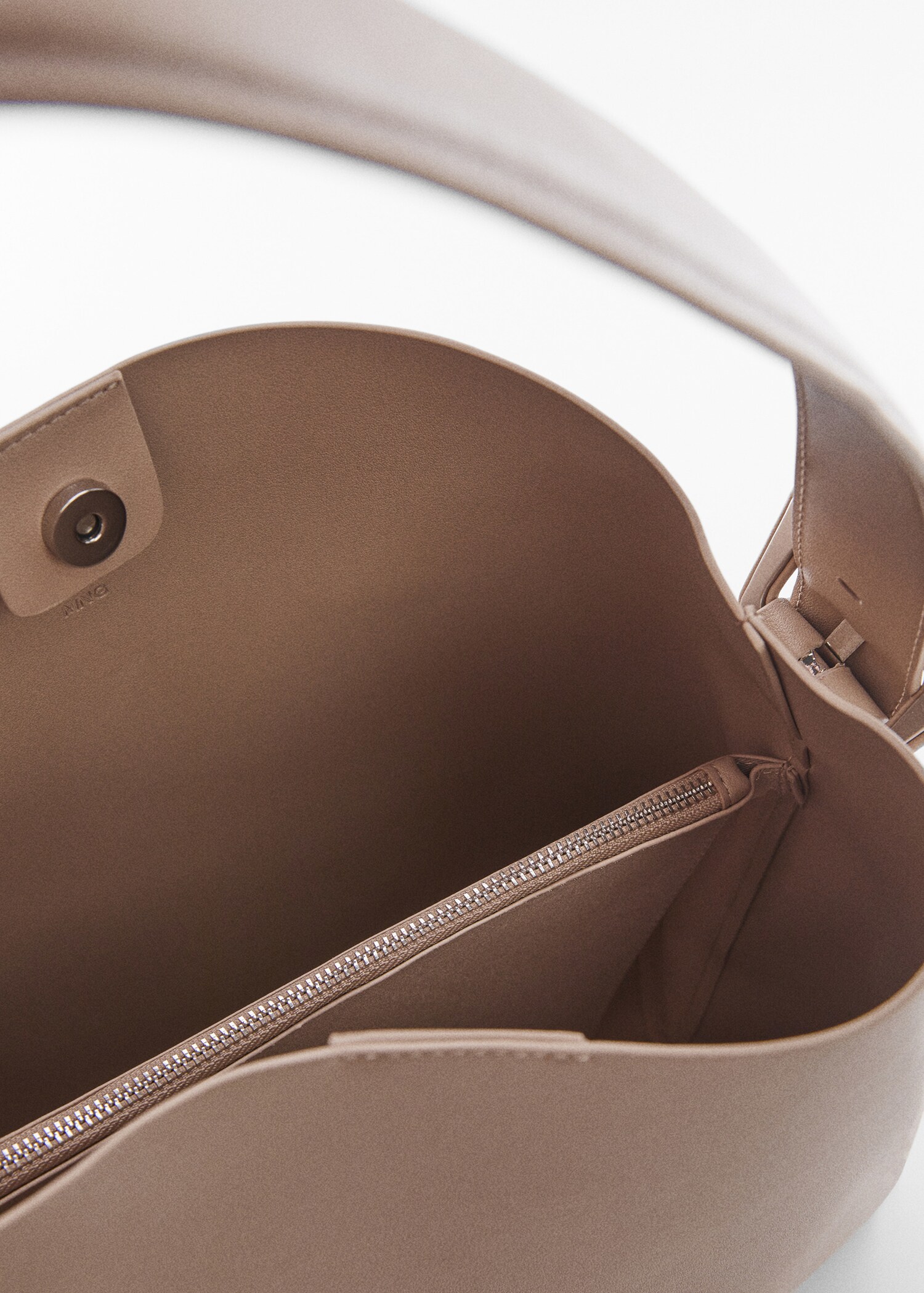 Shopper bag with buckle - Details of the article 1