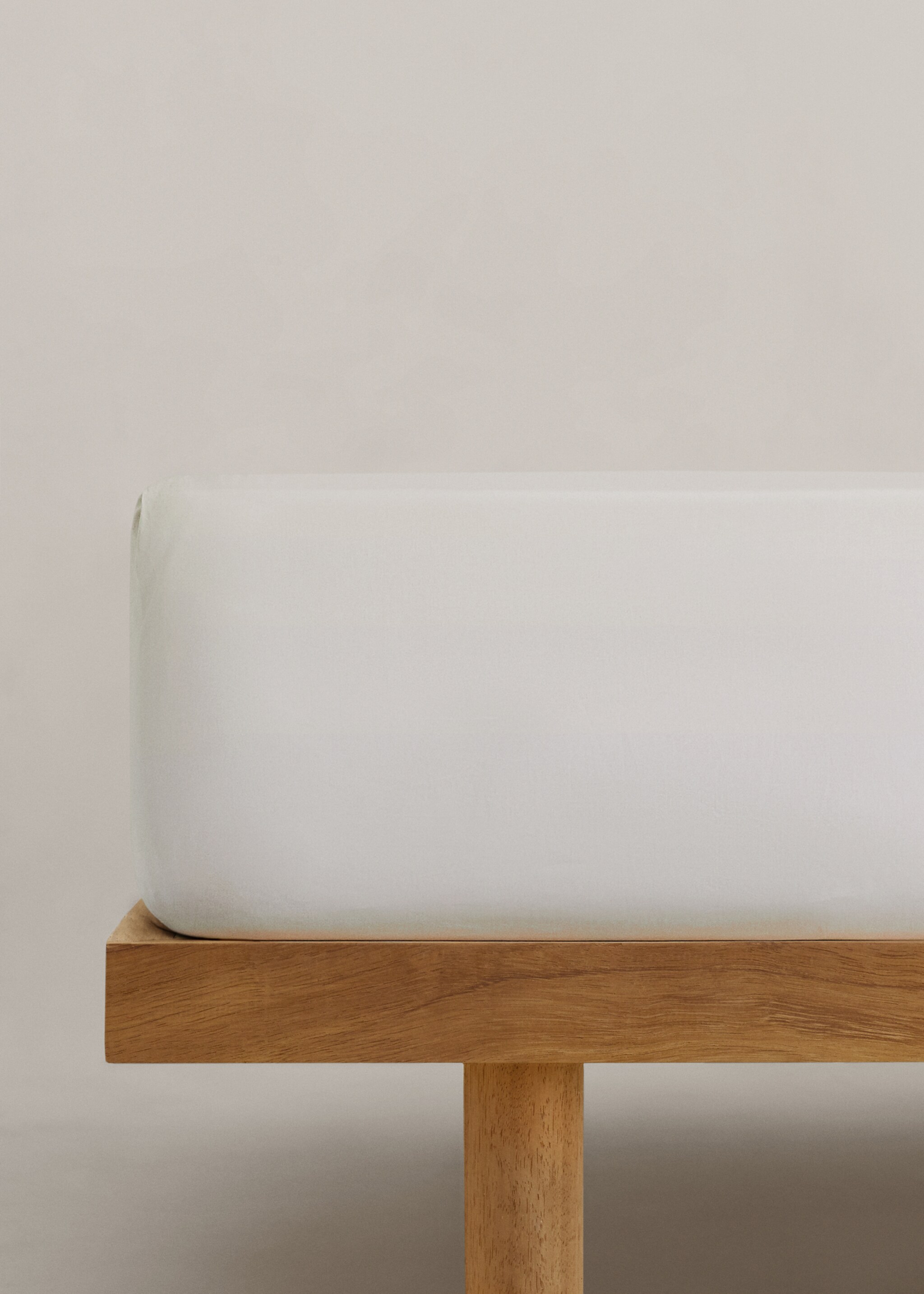 Plahta s gumom od pamučnog perkala (300 niti) za krevet 140 x 200 cm - Artikl bez modela
