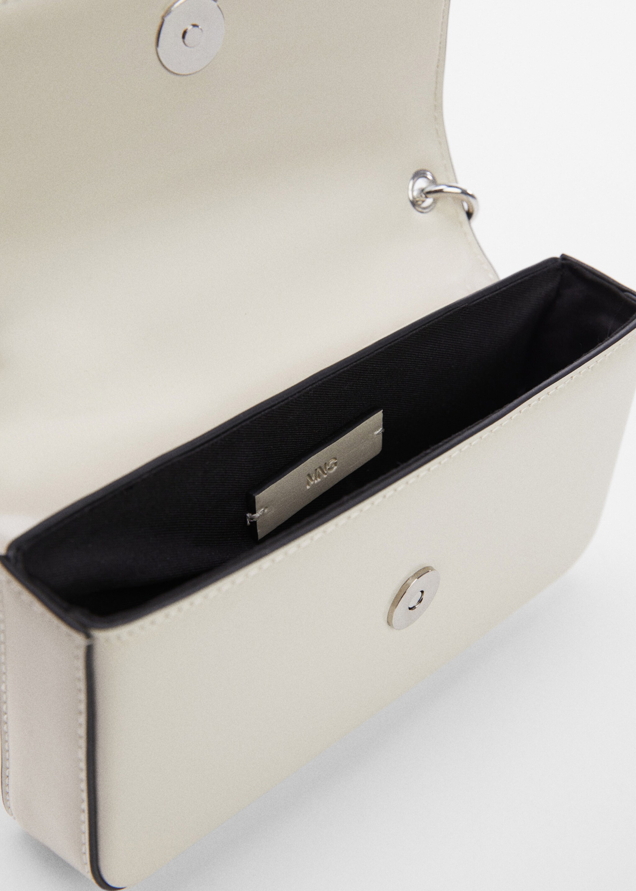 Sac à rabat chaîne - Détail de l'article 2, Blanc cassé. Ref: 57002516-00.