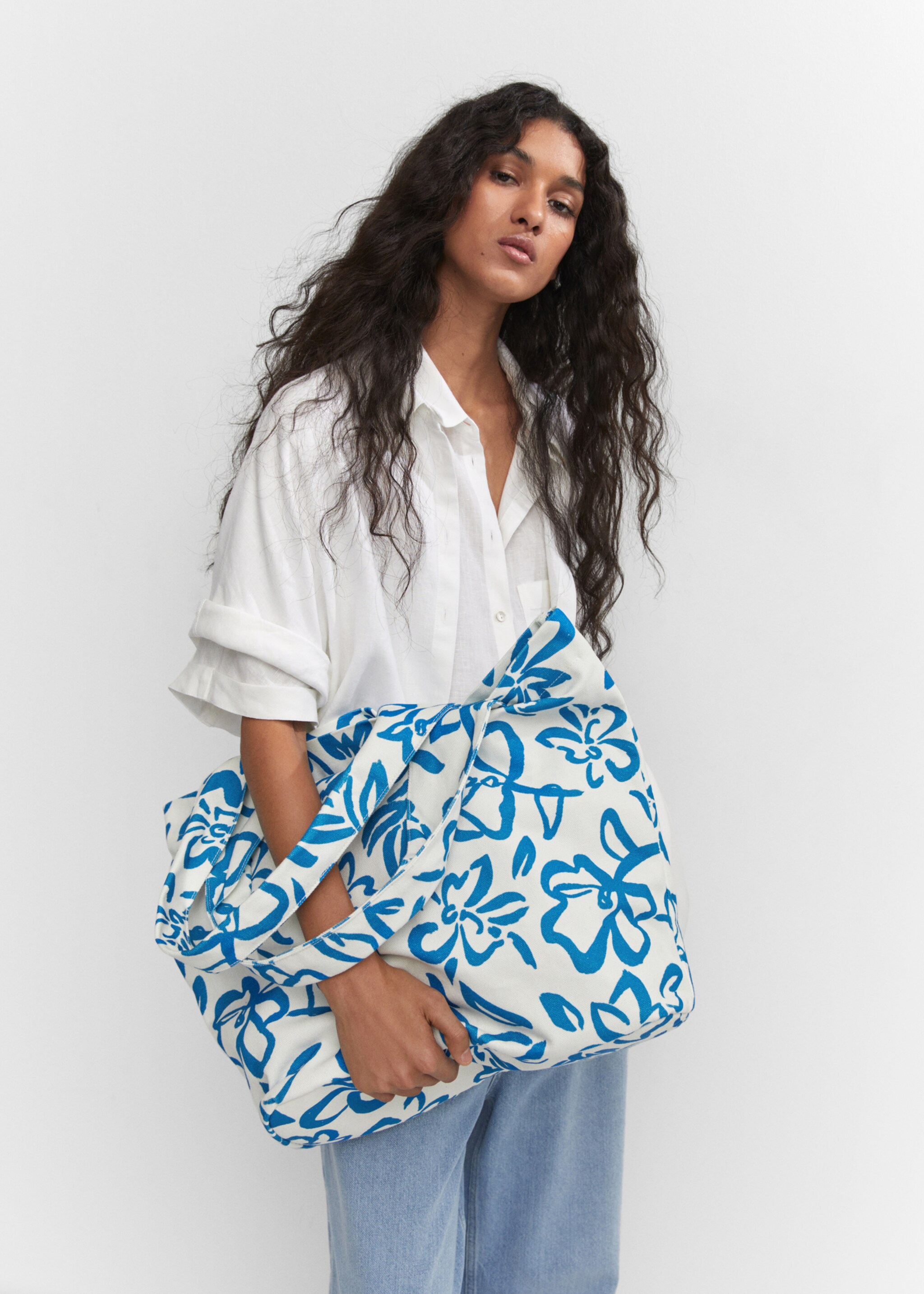 Floral tote bag - Details of the article 9, Blue. Ref: 57002519-00.