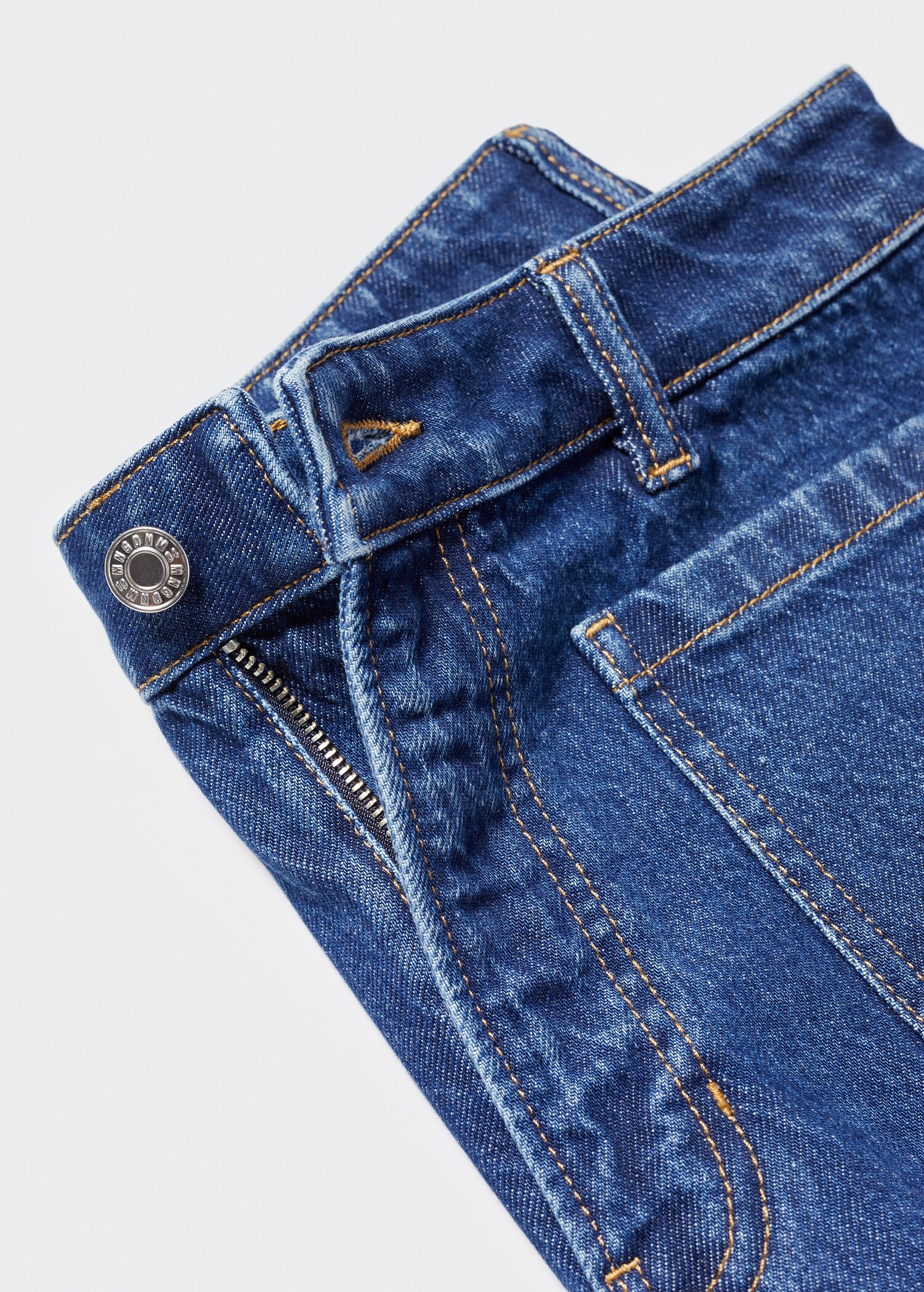 Denim shorts with pockets - Details of the article 8