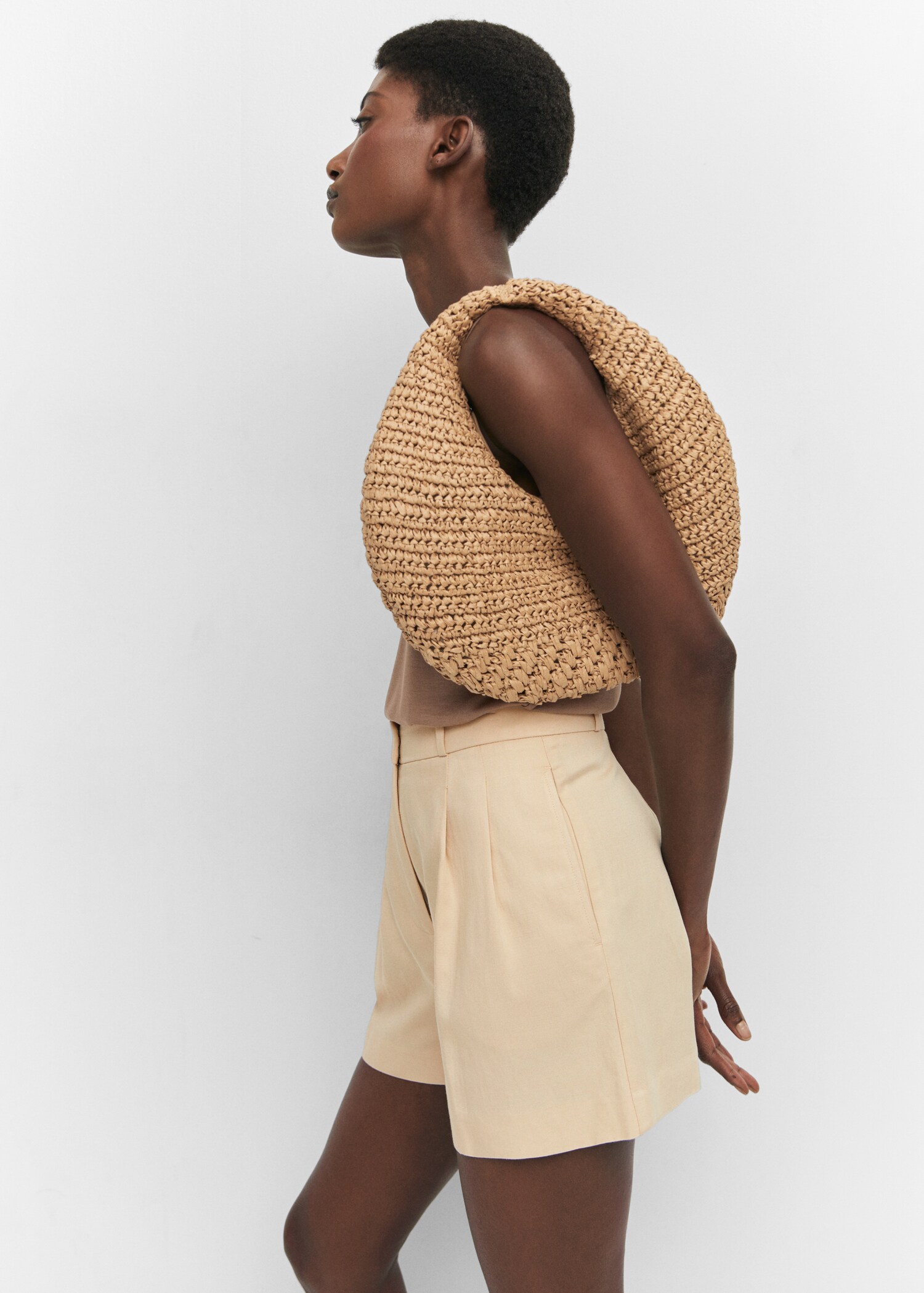 Pleated mid-rise shorts - Details of the article 2