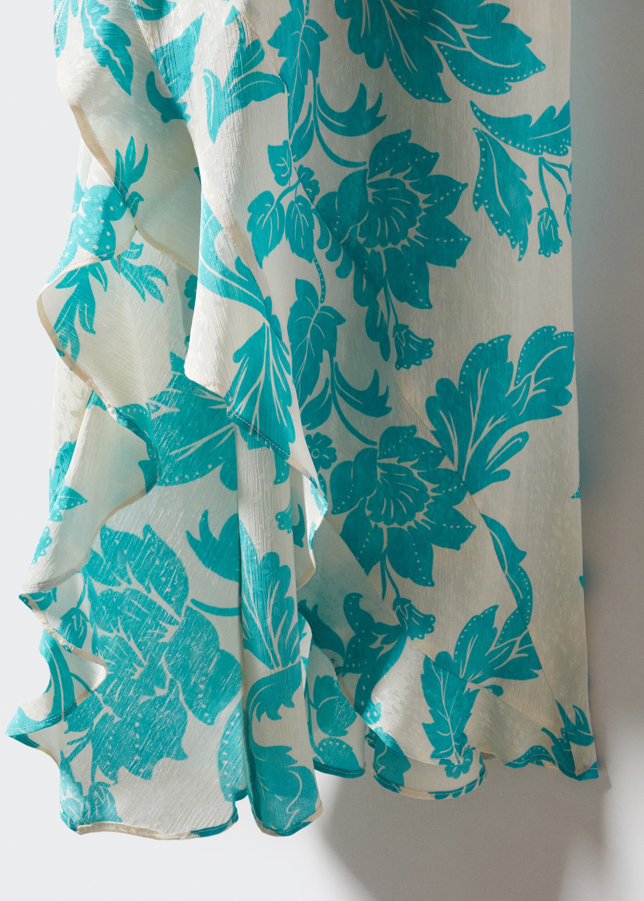 Ruffles slit dress - Details of the article 8, Ecru. Ref: 57002891-00.