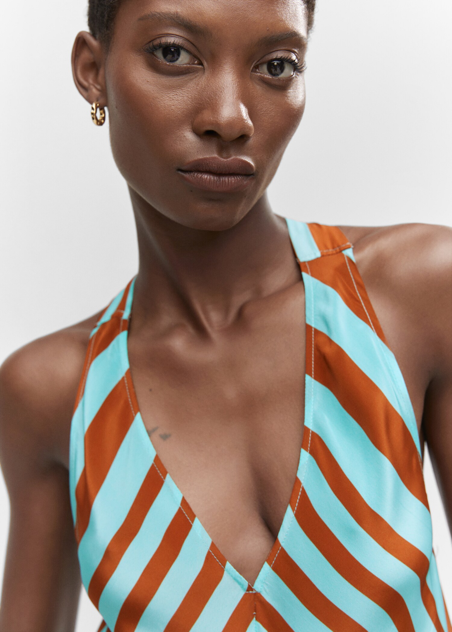 V-neck satin dress - Details of the article 1