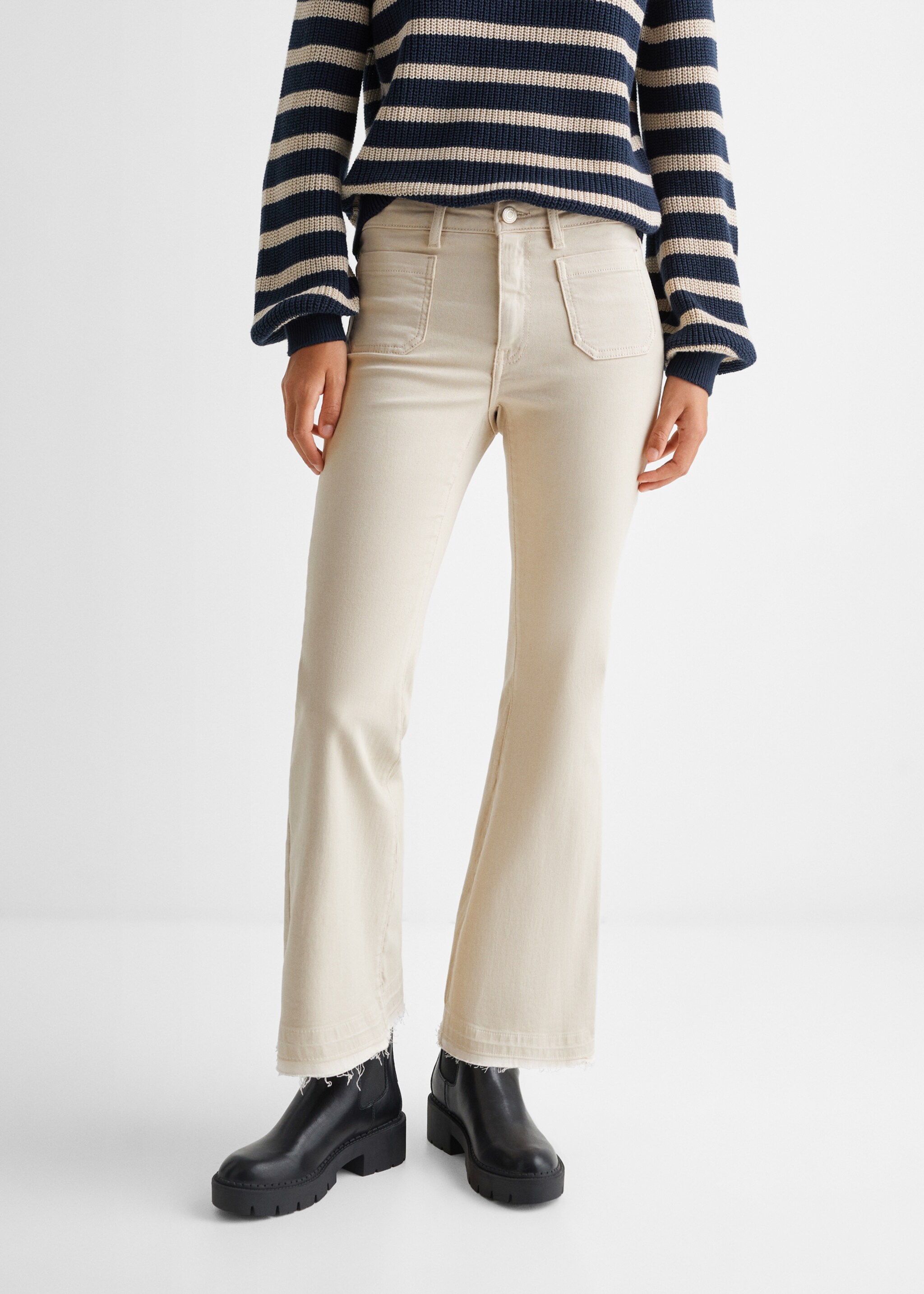 Jean flare poches - Détail de l'article 6, Beige. Ref: 57003257-00.