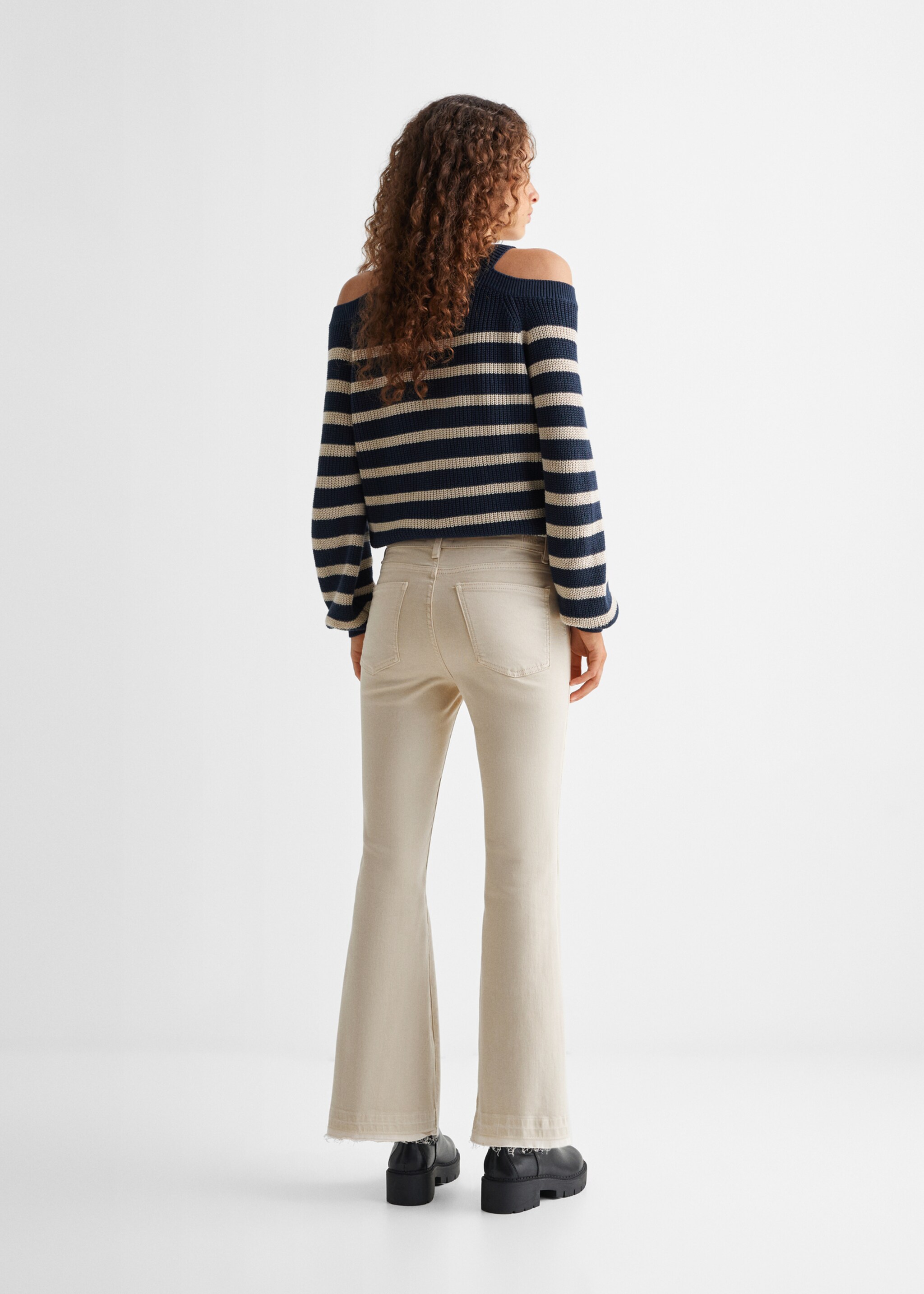 Jean flare poches - Verso de l’article, Beige. Ref: 57003257-00.